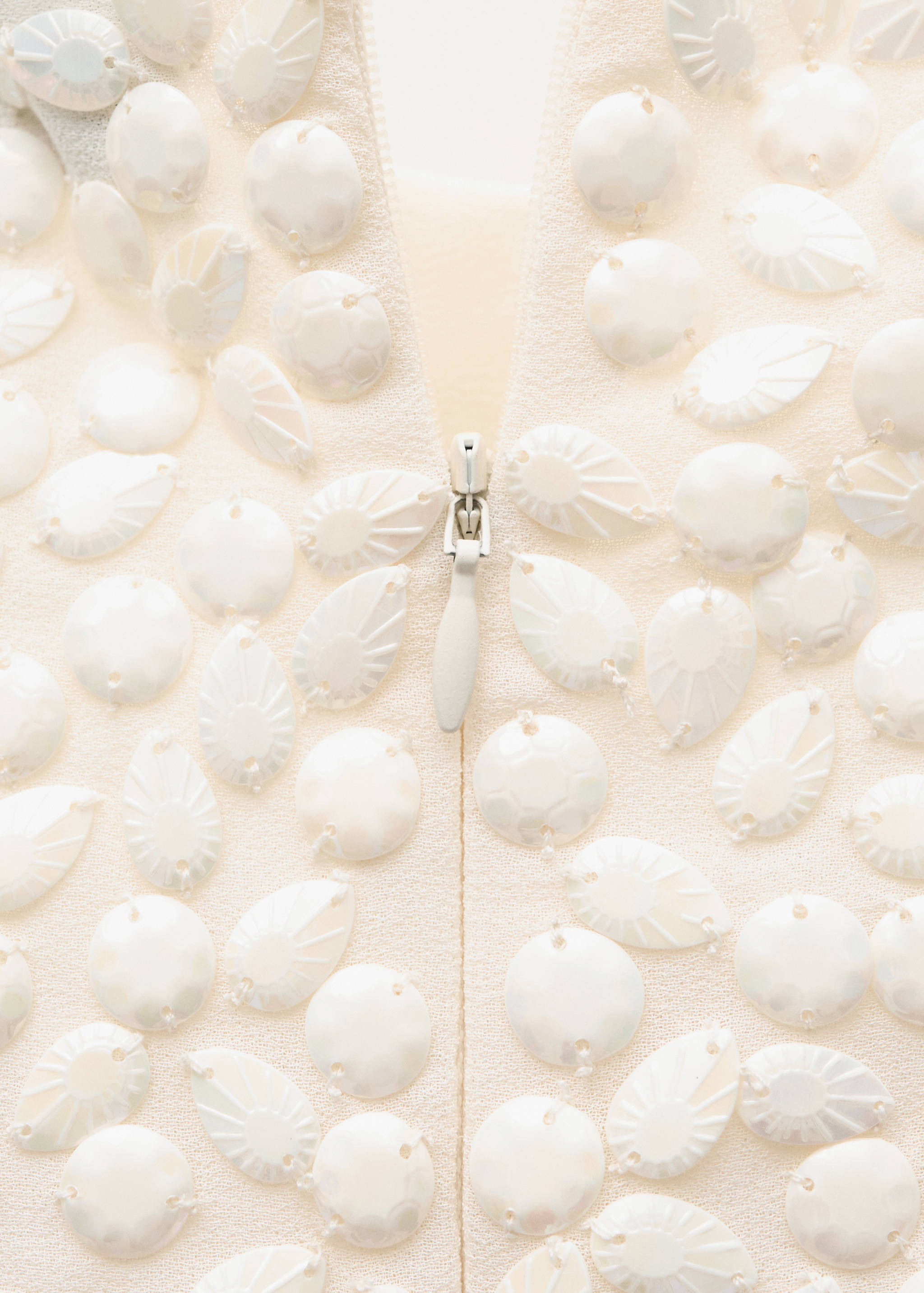 Short beaded dress - Details of the article 0