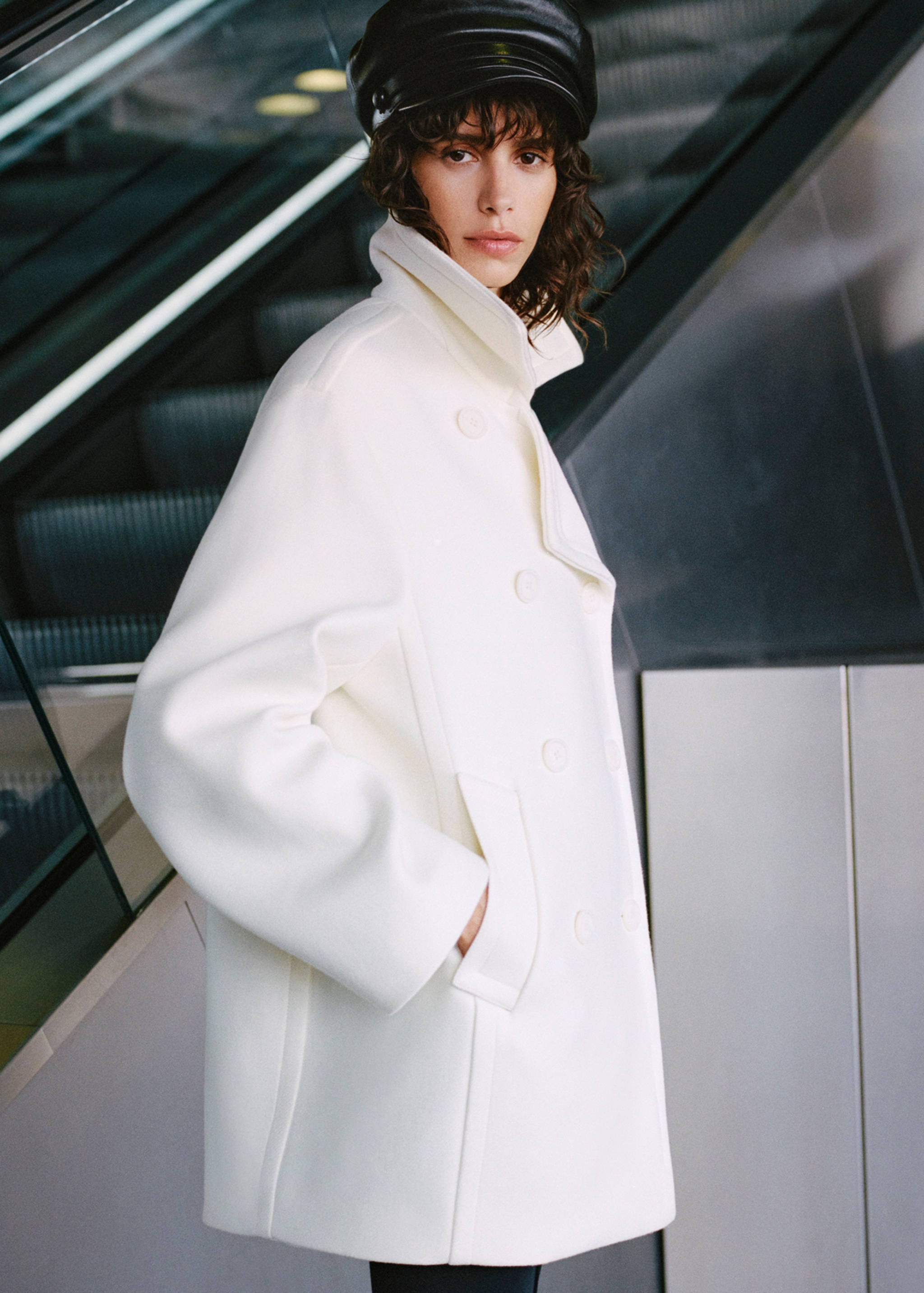 Abrigo lana virgen doble botonadura - Detalle del artículo 7