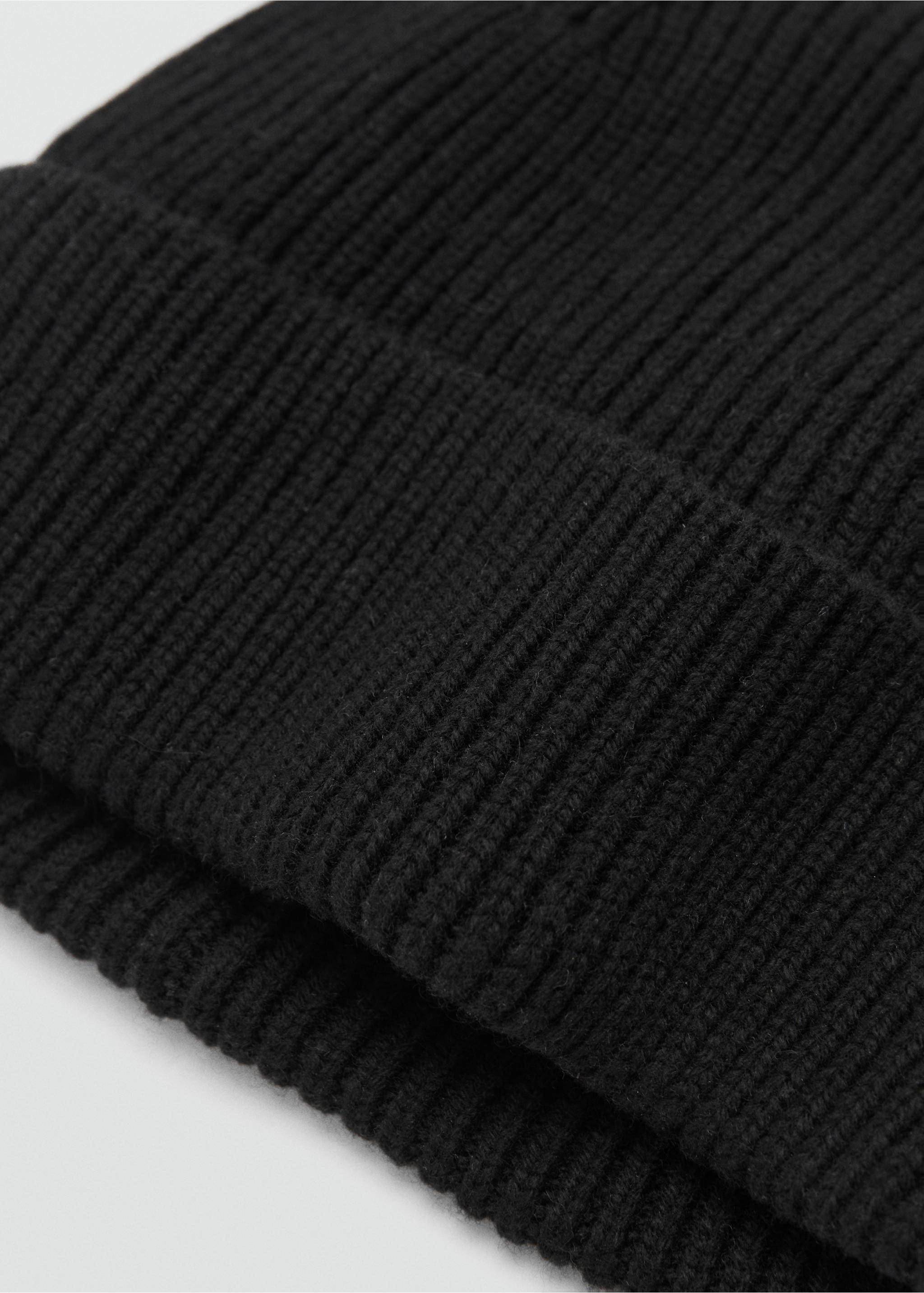 Gorro mezcla lana y cashmere canalé - Plano medio, Negro. Ref: 77037113-00.