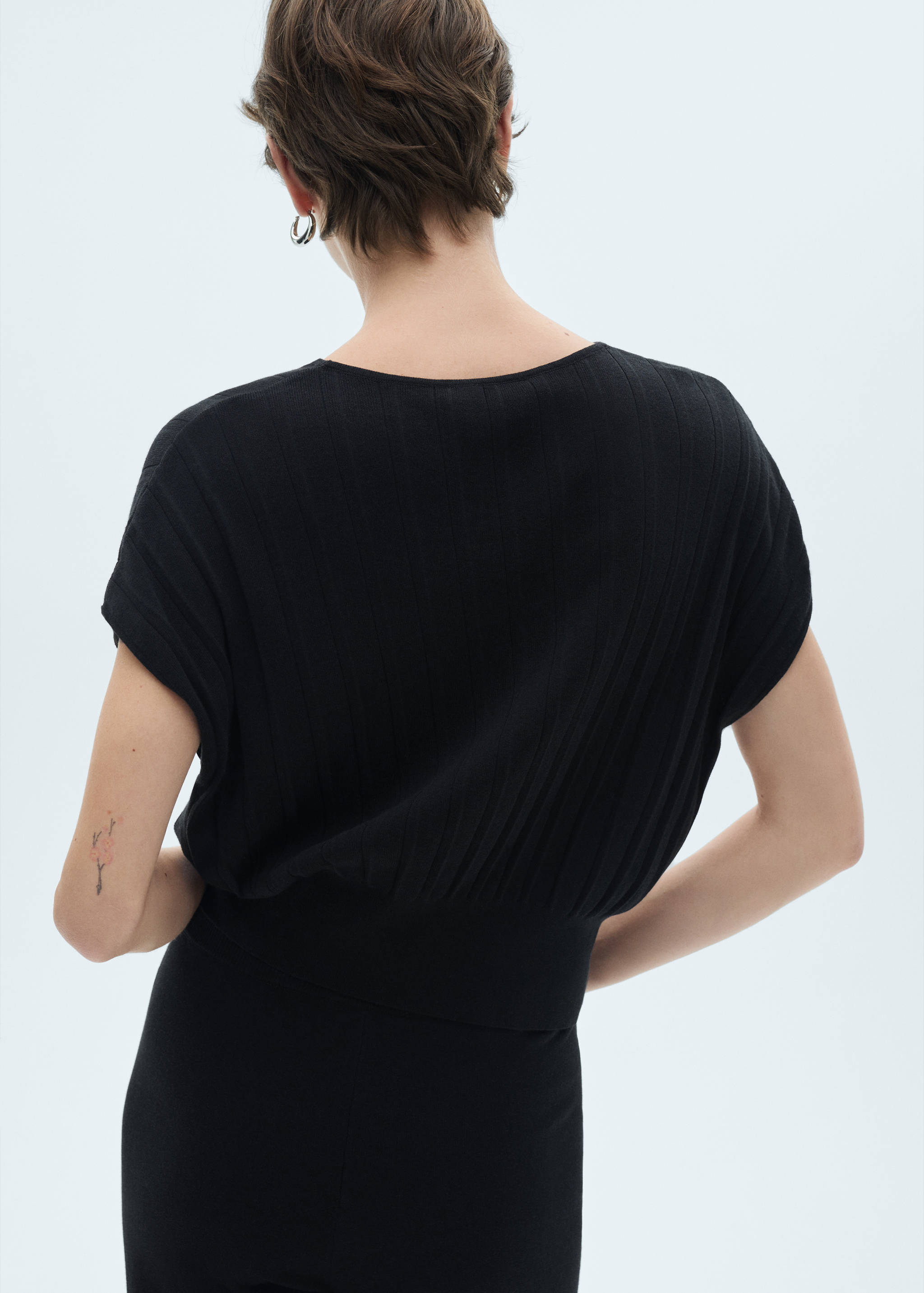 Textured knit top - Reverse of the article