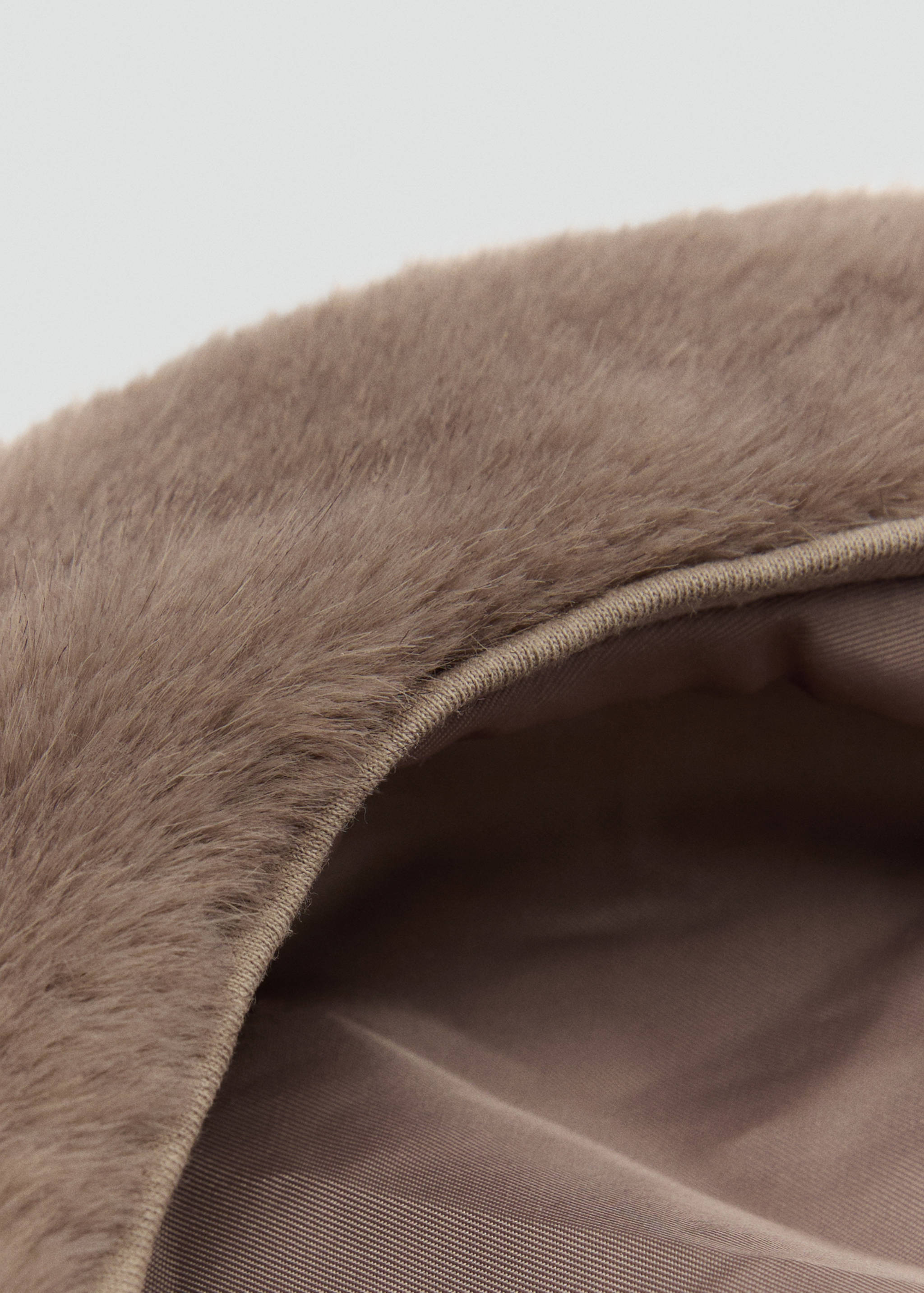 Μπερέ γούνινο πομ-πον - Λεπτομέρεια του προϊόντος 1