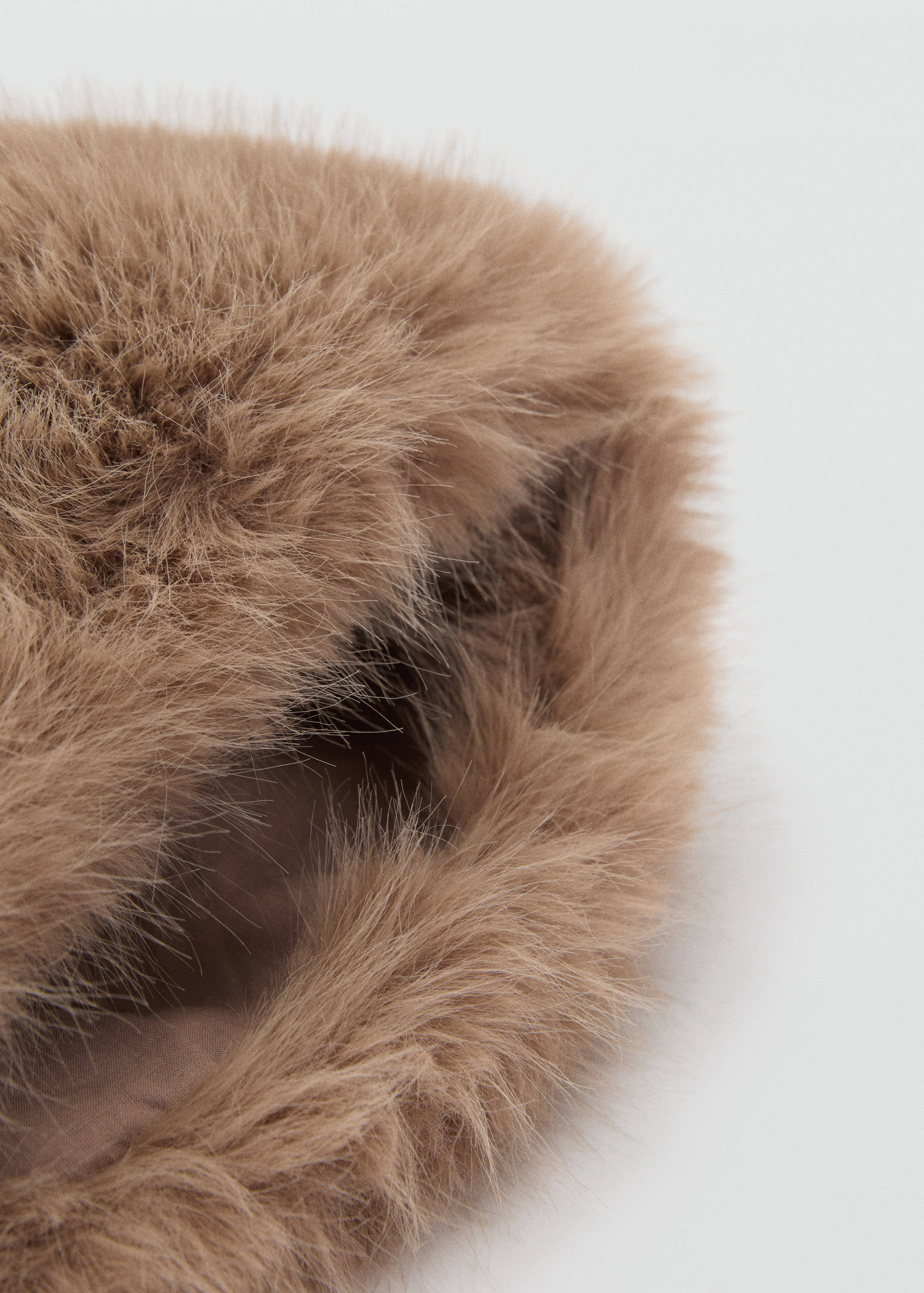 페이크 퍼 햇 - 중간 평면도