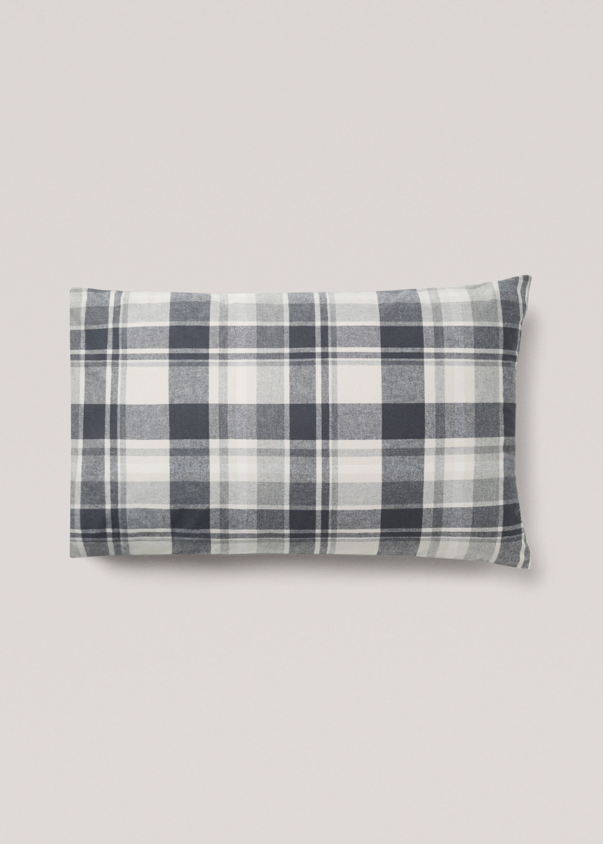 Cotton flannel checkered pillow cover 50x75cm - Article without model