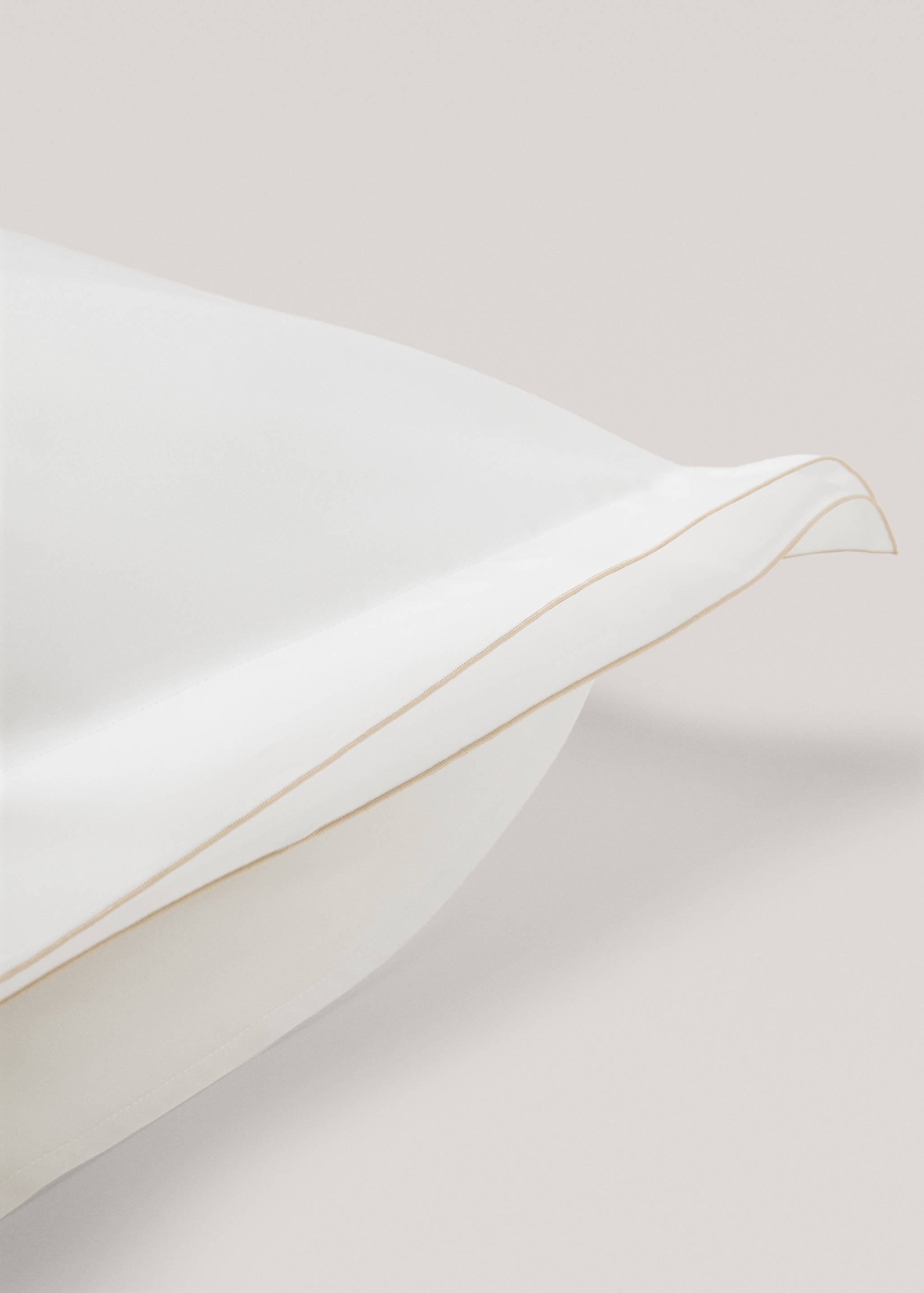 Double-embroidered pillowcase 60x60cm - Details of the article 2