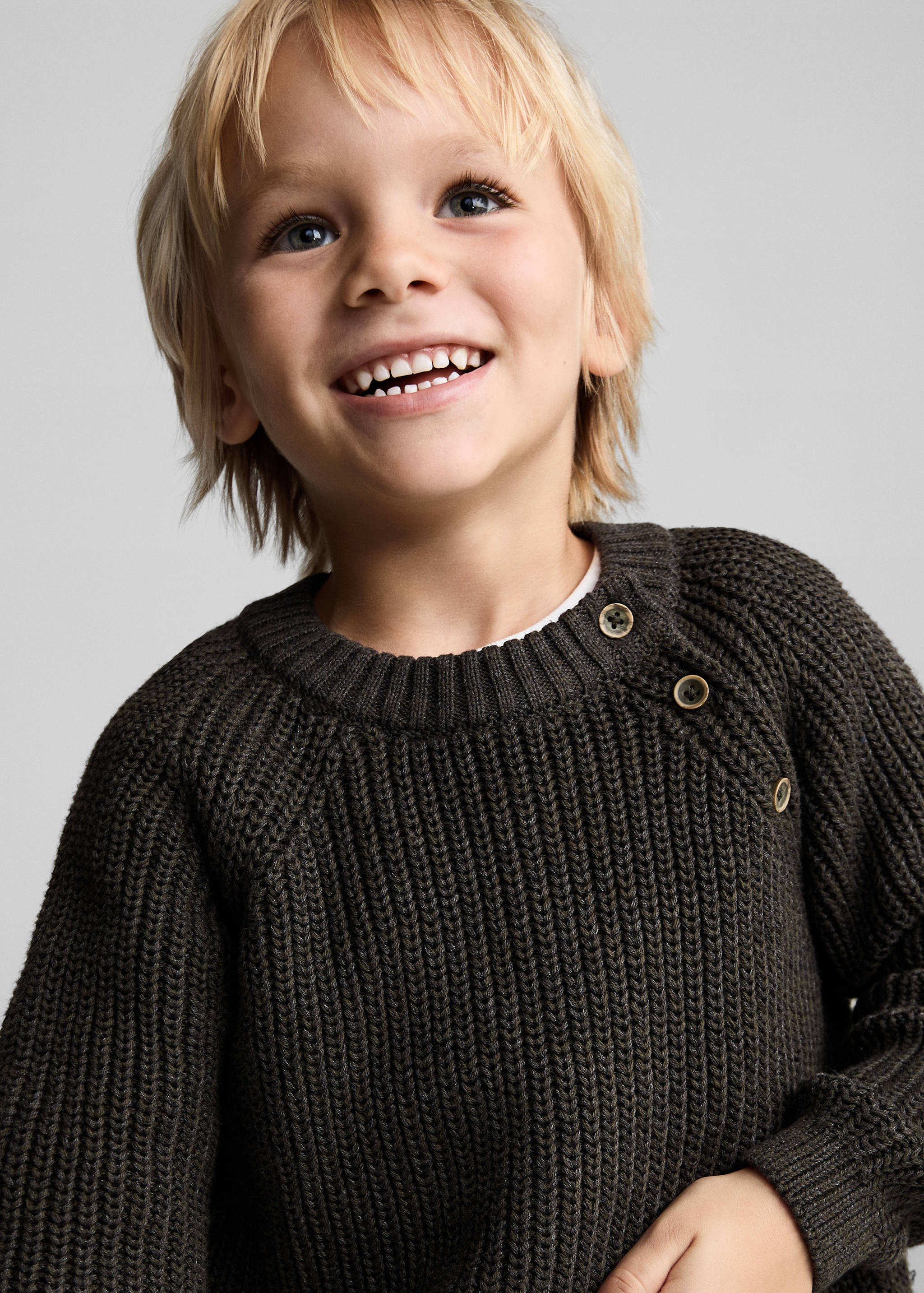 Buttons detail knit sweater - Details of the article 1