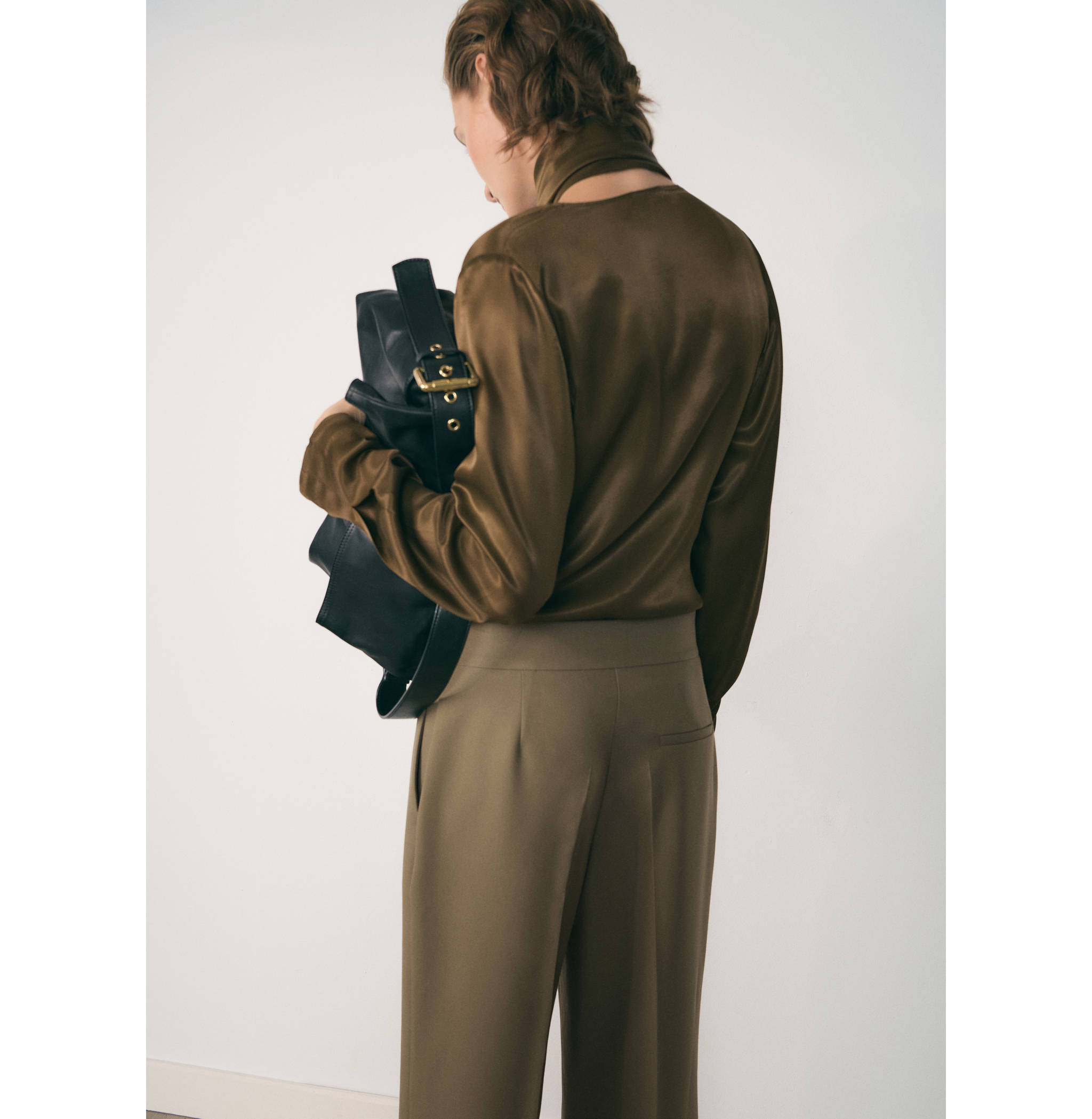 Satin blouse with bow - Reverse of the article