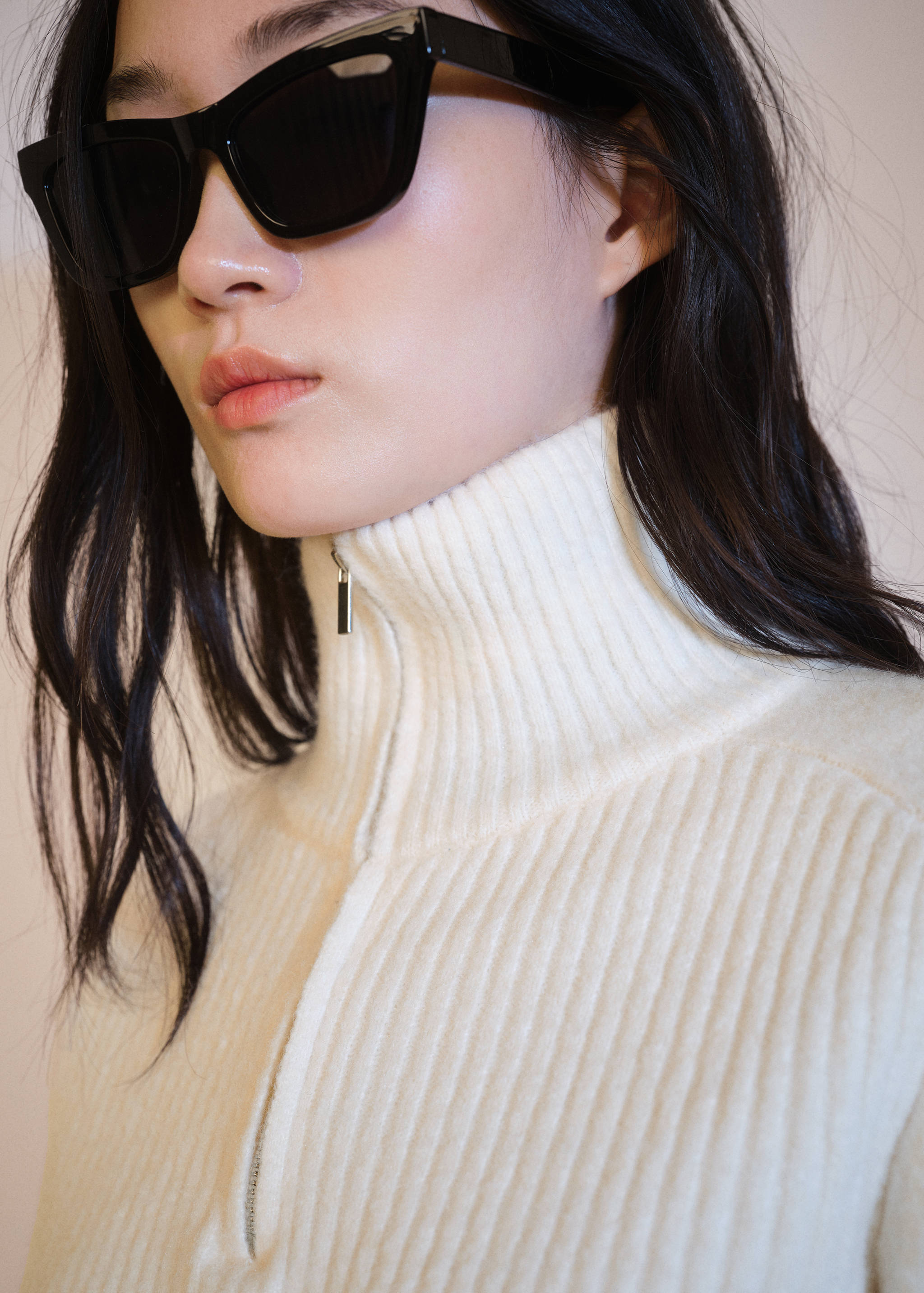 Striped sweater with zip - Details of the article 1