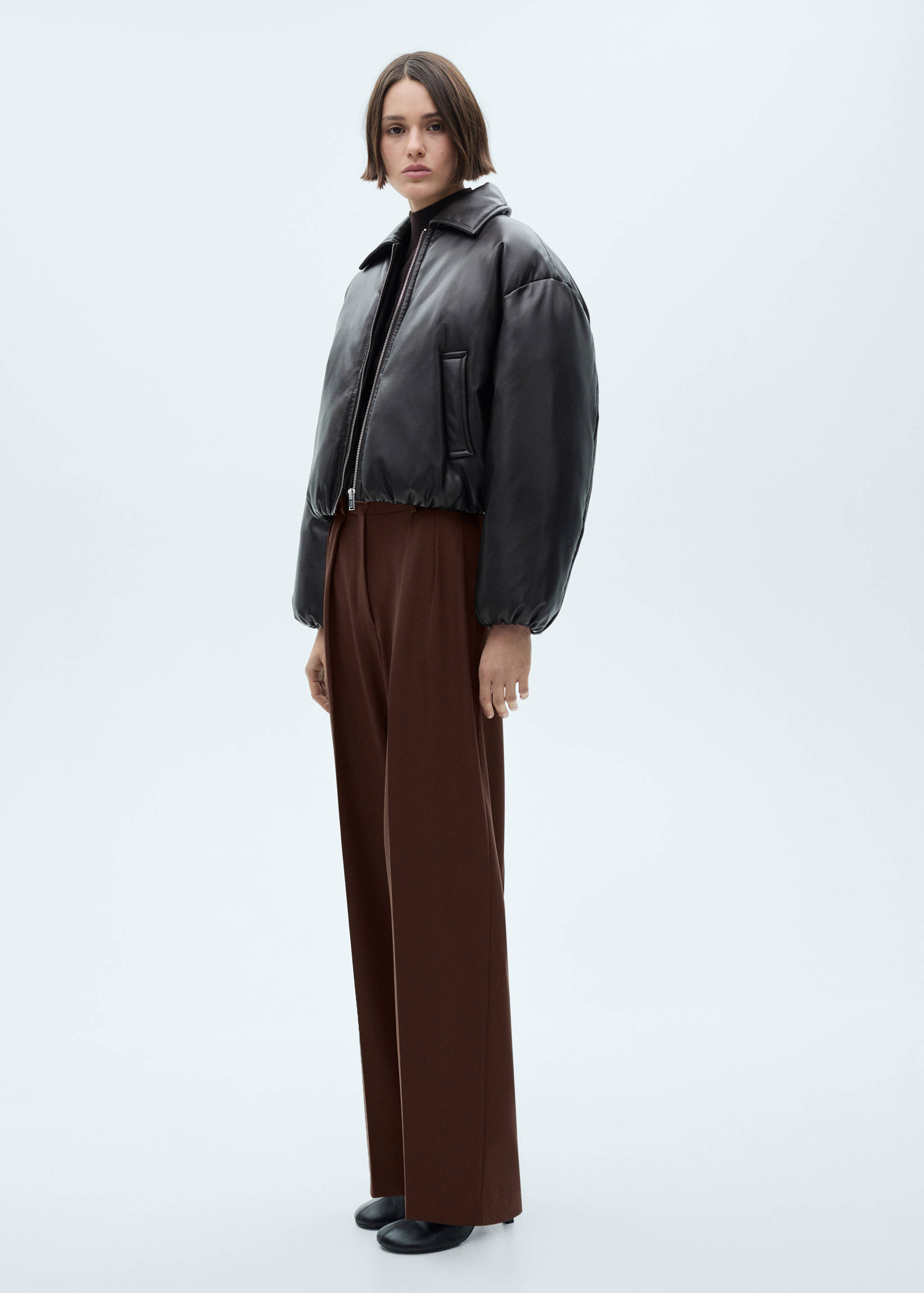 Wide leg pleated trousers - General plane