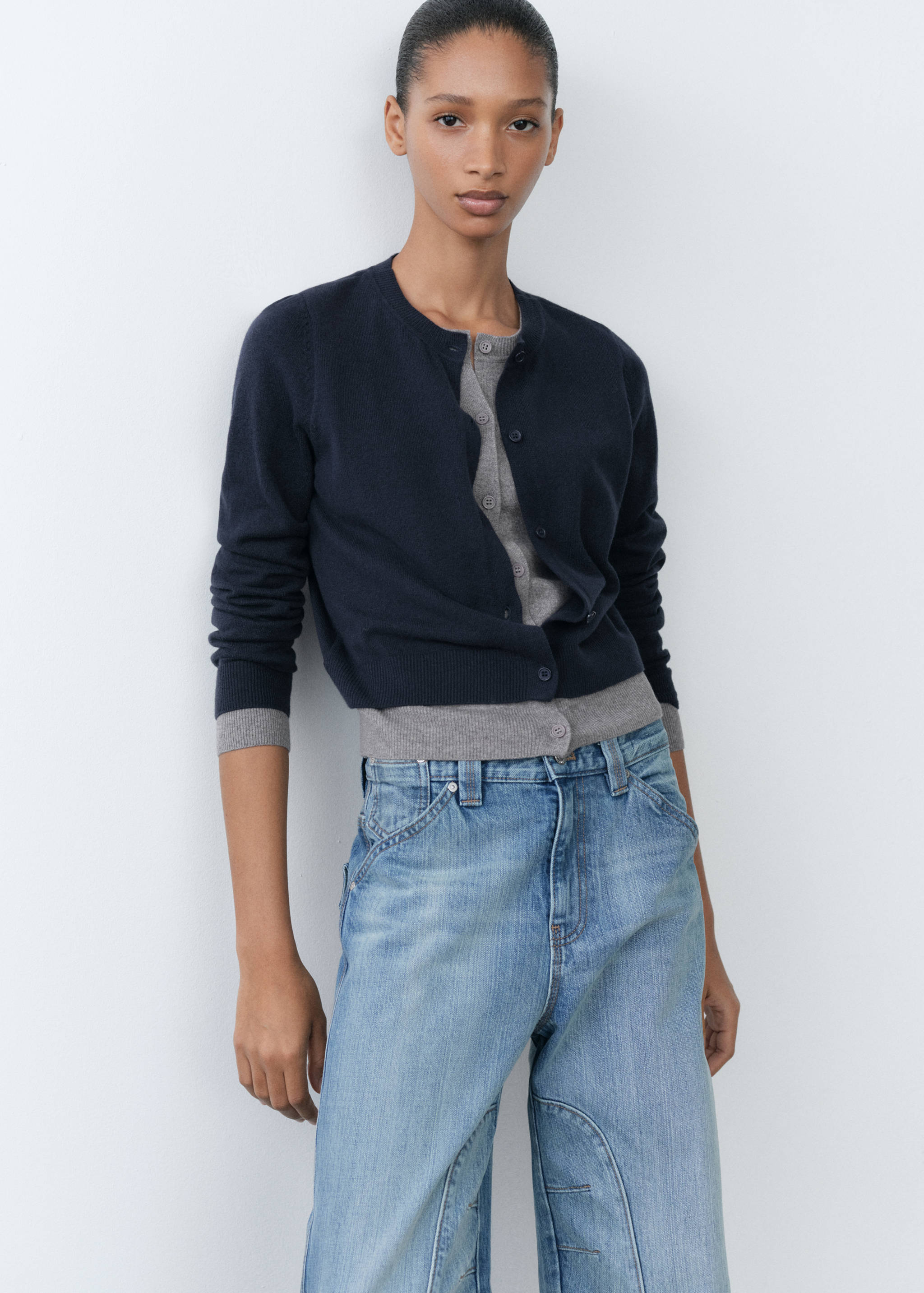 Contrasting buttoned cardigan - Medium plane