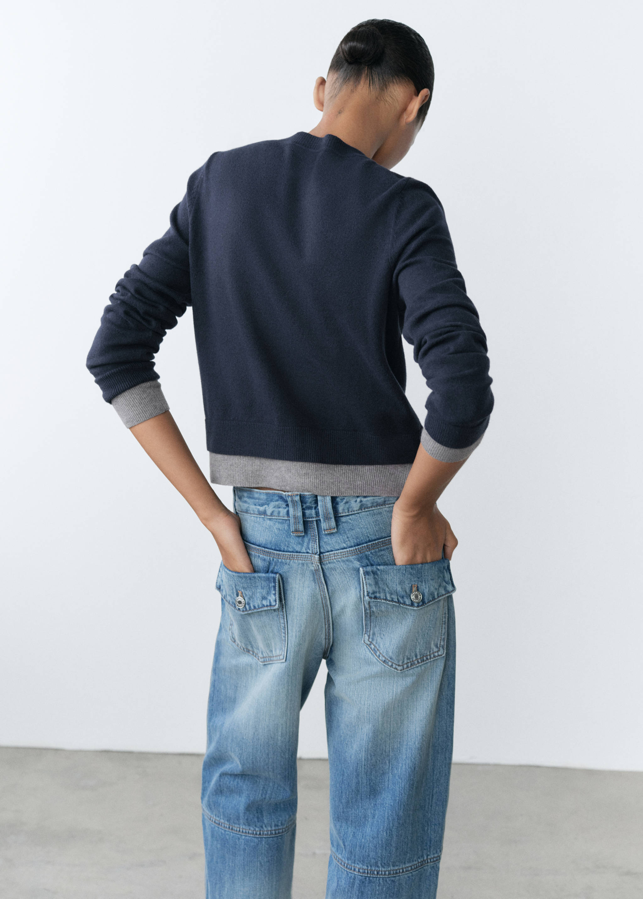 Contrasting buttoned cardigan - Reverse of the article