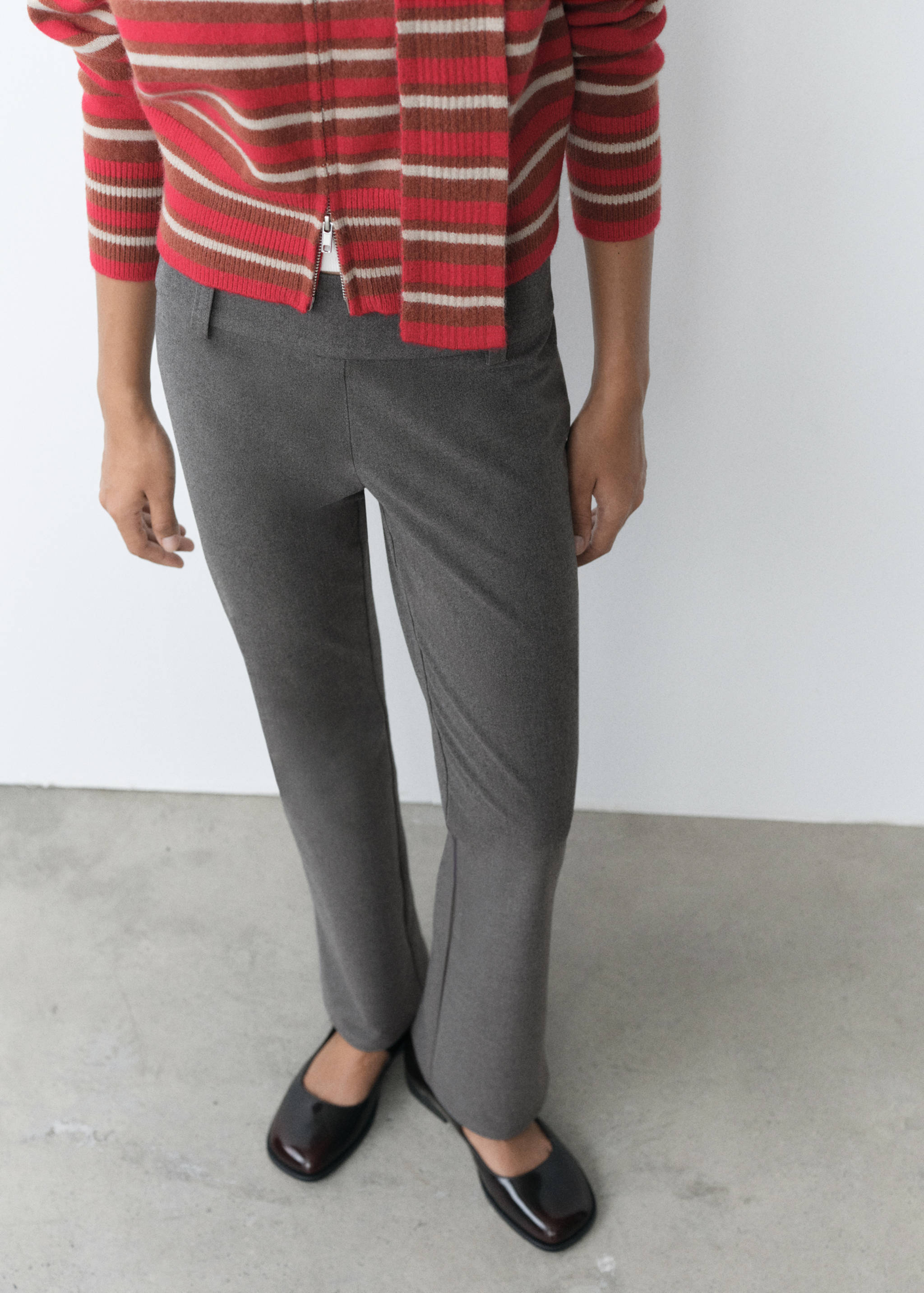 Low-rise flared trousers - Medium plane