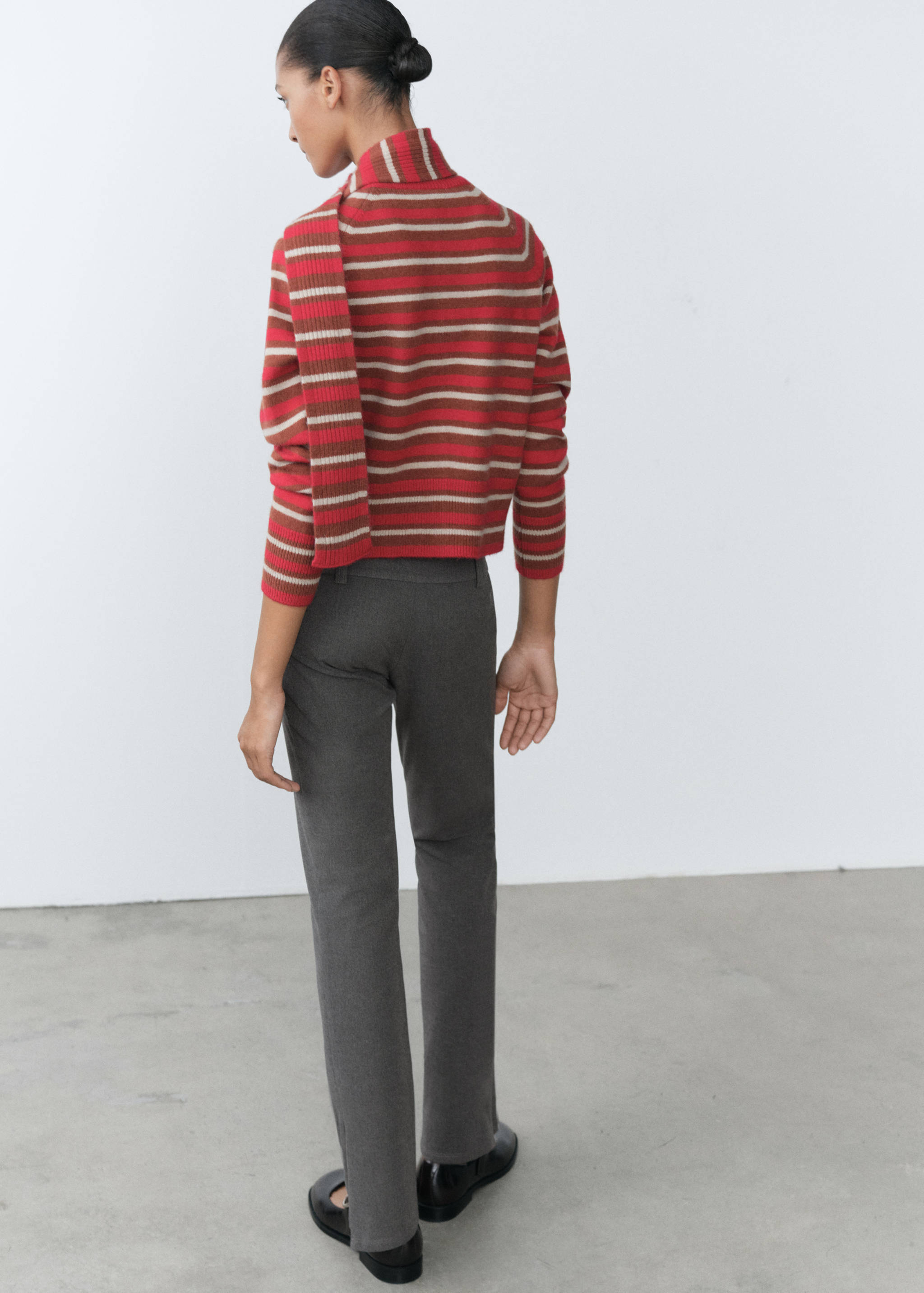 Low-rise flared trousers - Reverse of the article
