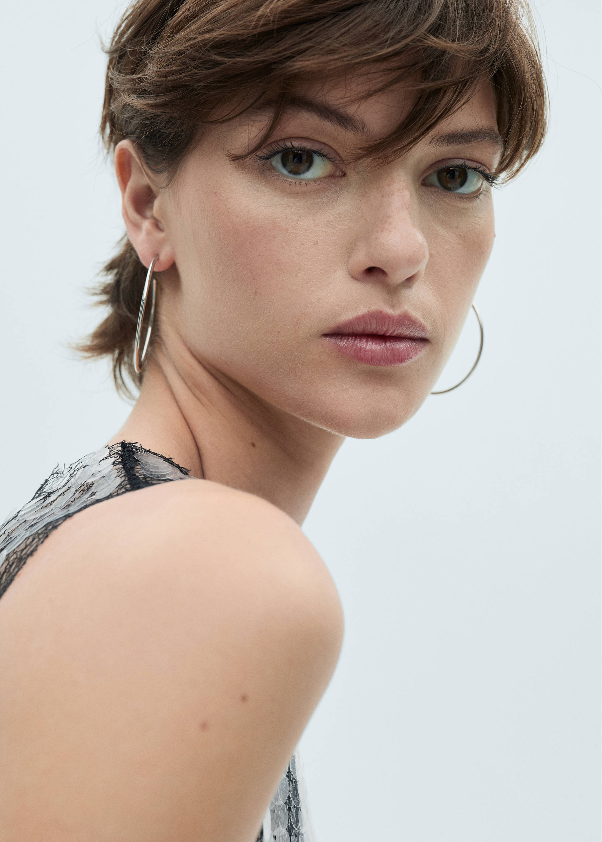 Semi-transparent sequined top - Details of the article 1