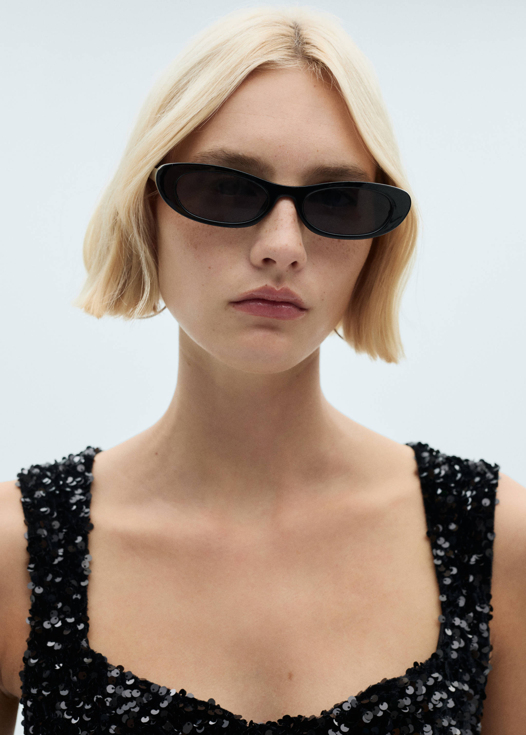 Sequined tank top - Details of the article 1