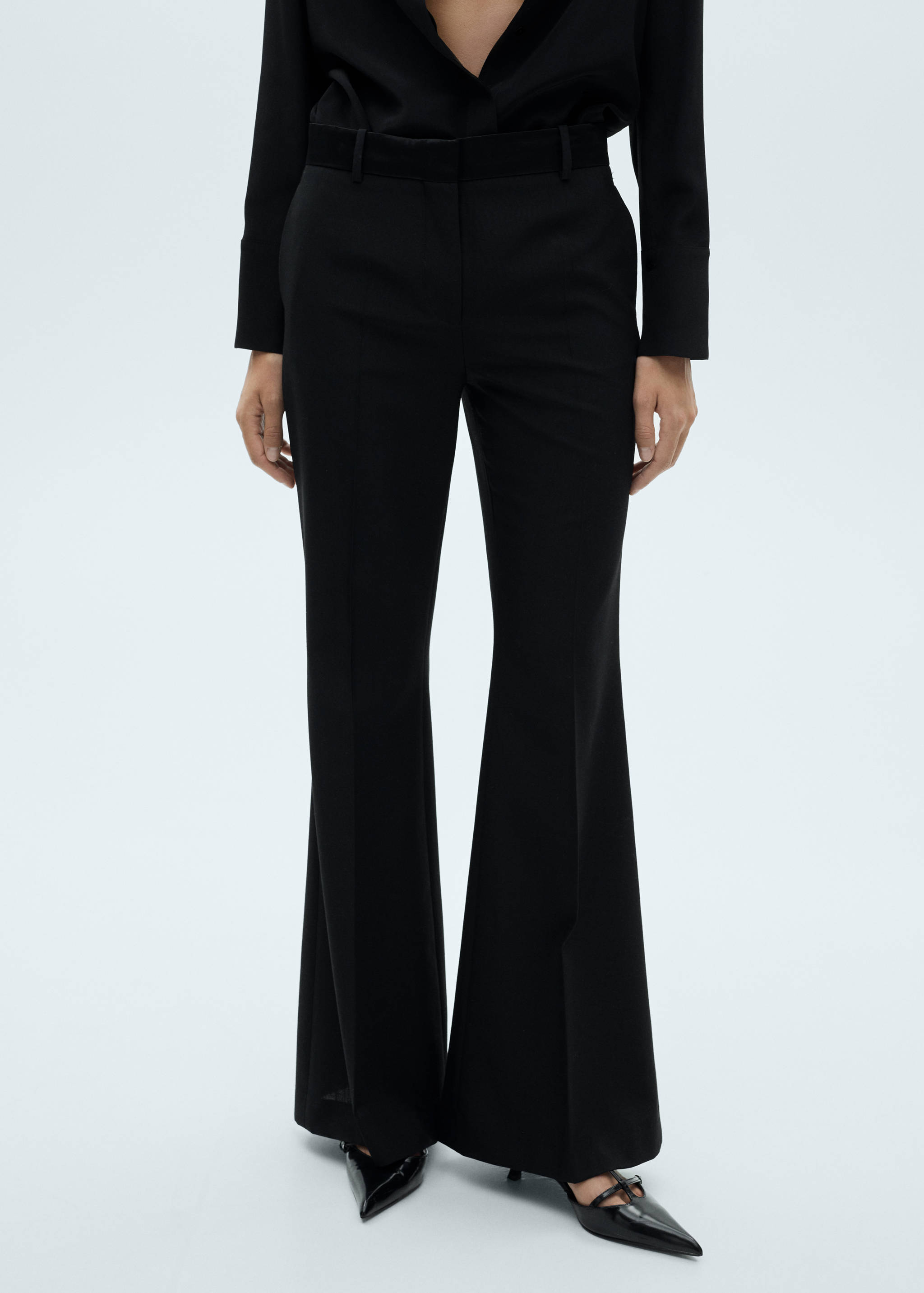 Pantalón traje detalles satinados - Plano medio