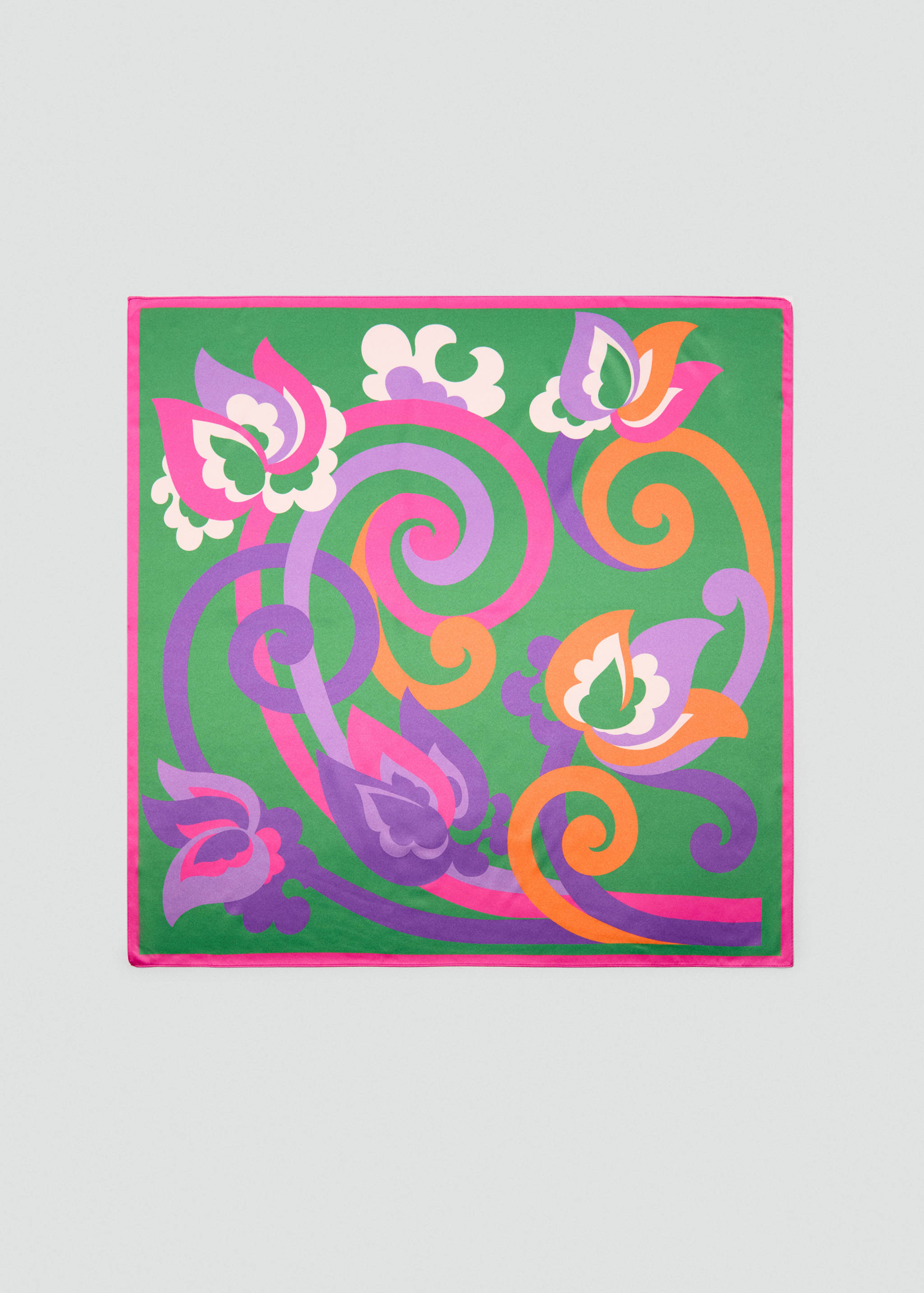 Foulard à fleurs - Article sans modèle