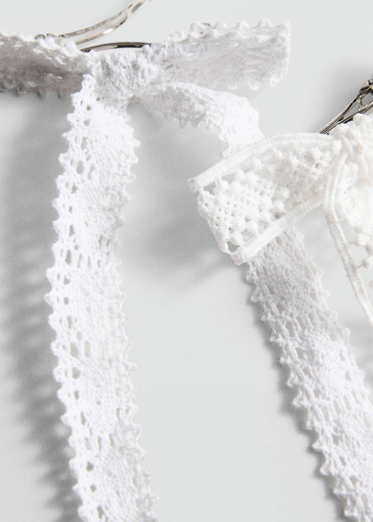 Pack of 2 crochet bow pins — White
