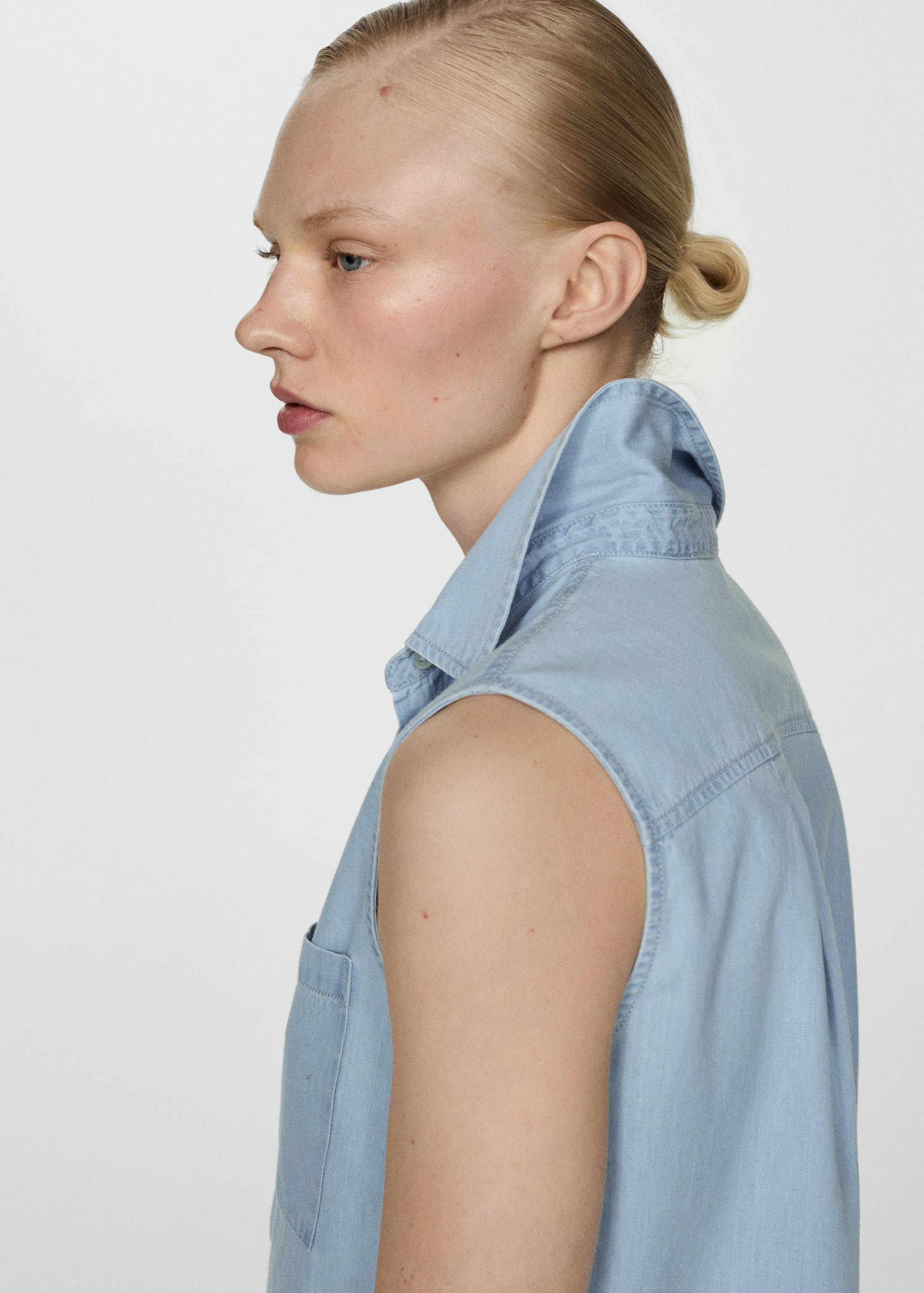 Sleeveless denim shirt - Details of the article 1