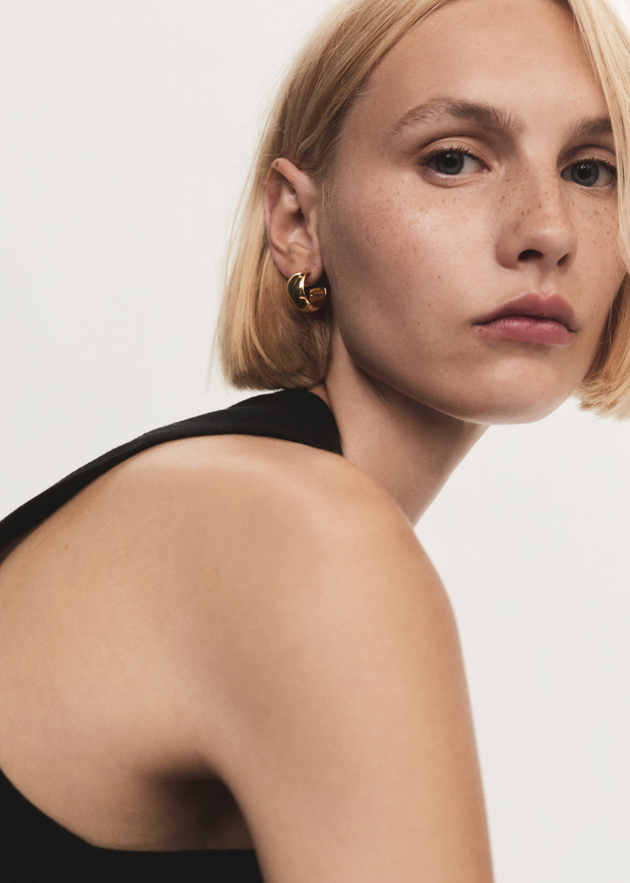 Set of hoop earrings - General plane