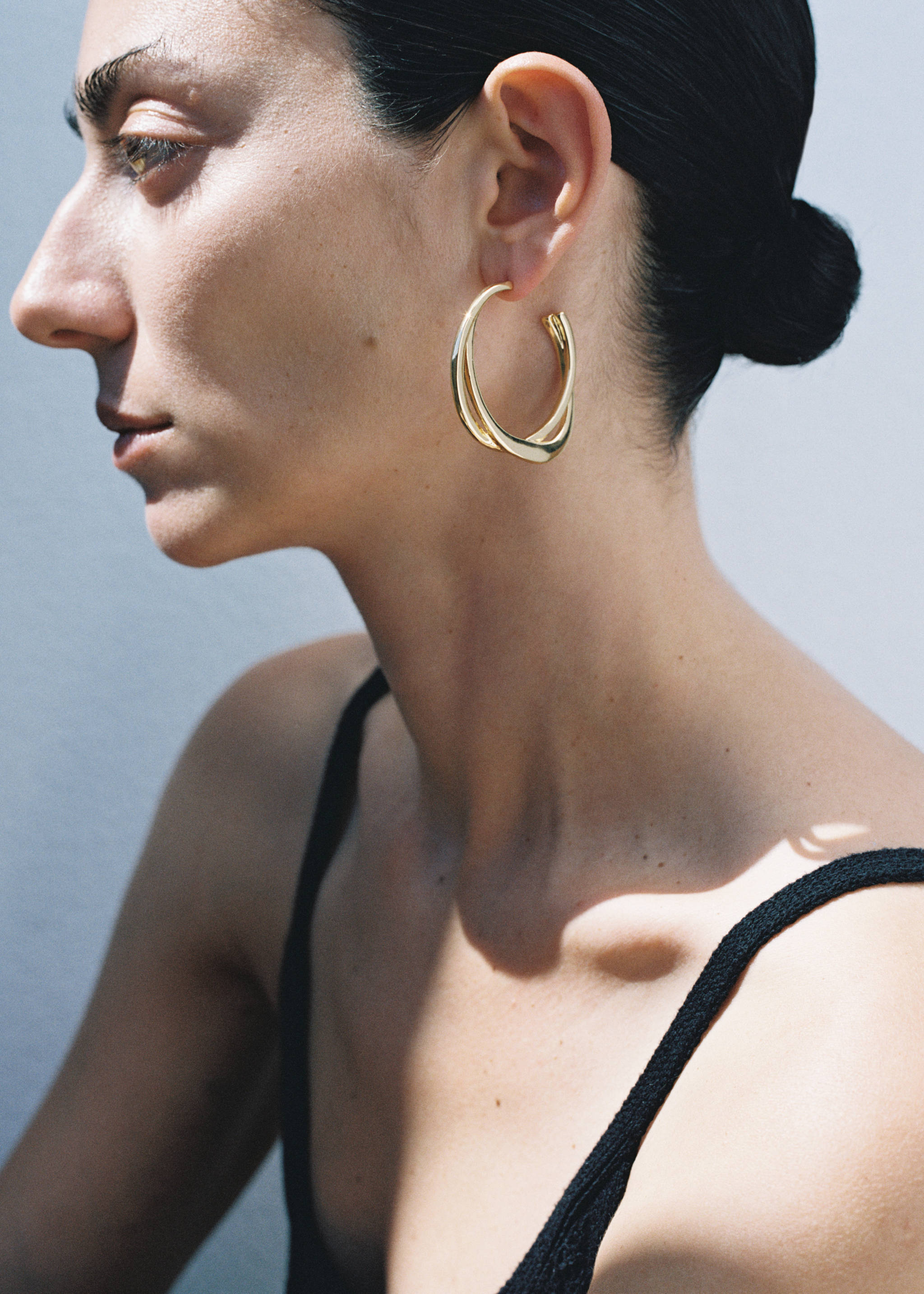 Intertwined hoop earrings - General plane