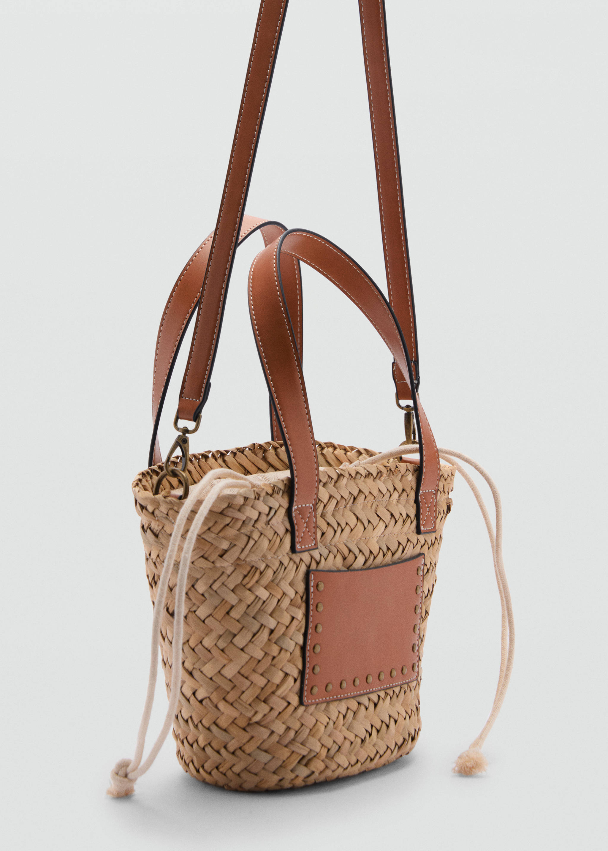 Panier détail studs - Plan moyen