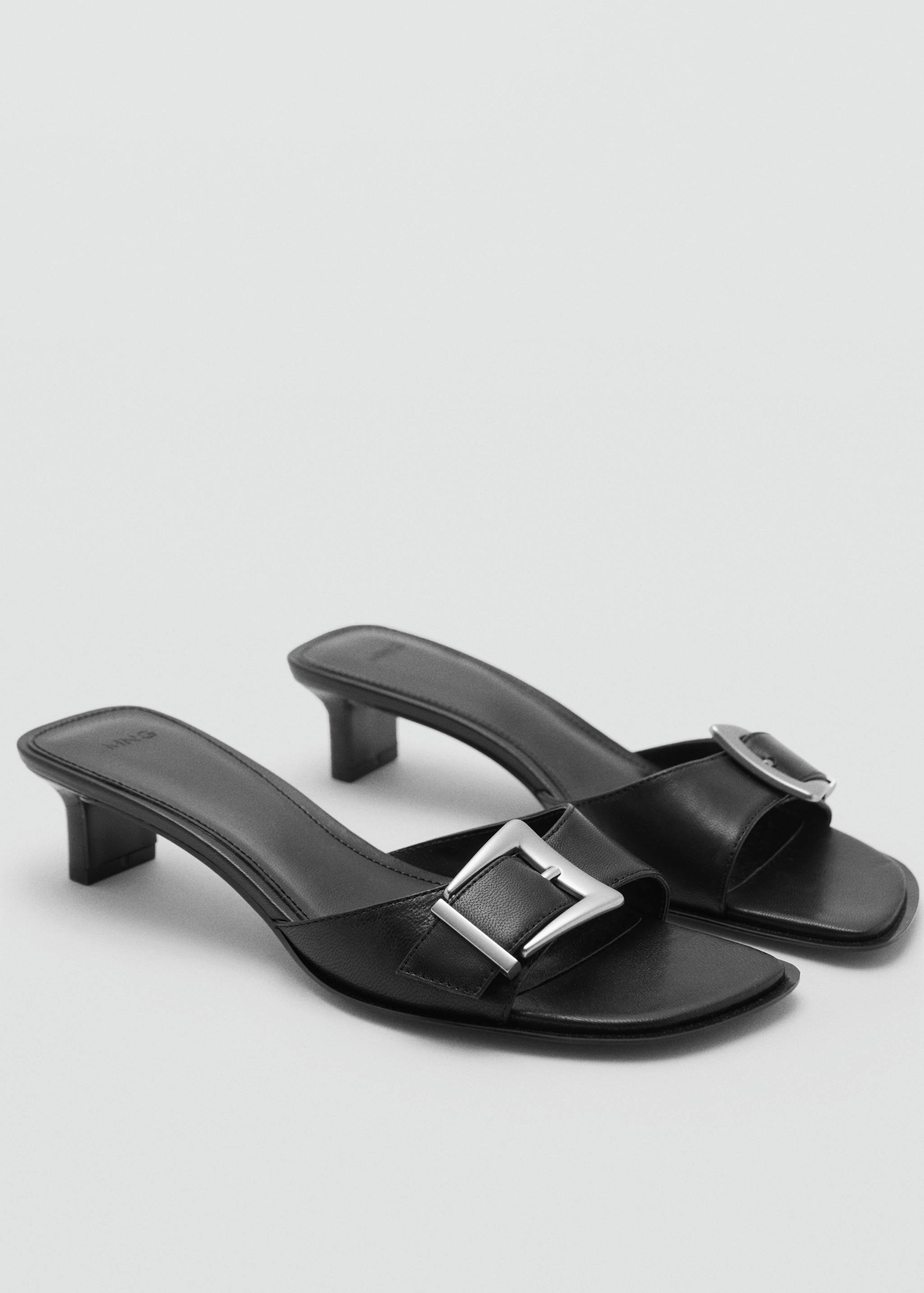 Sandales cuir boucle - Plan moyen