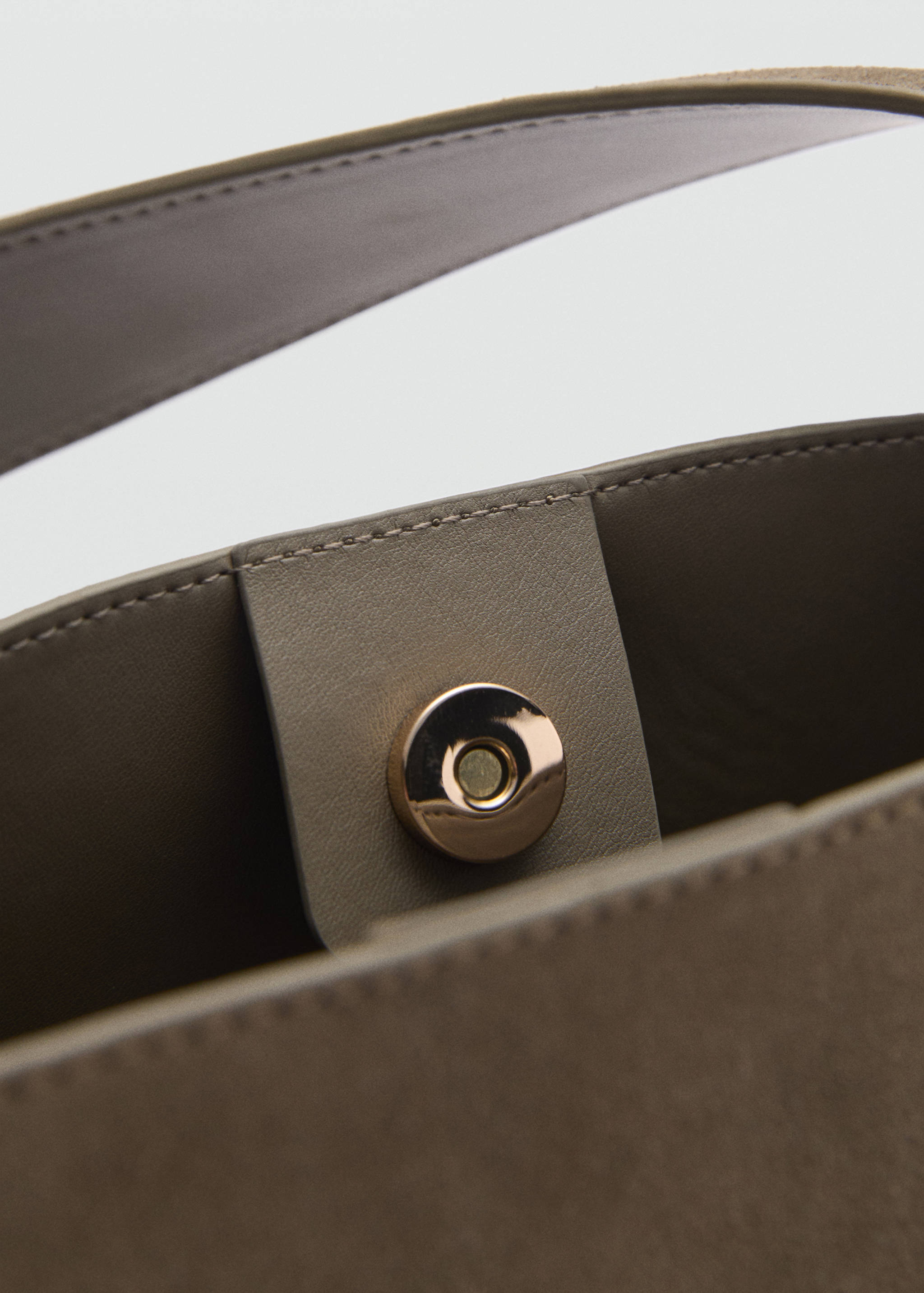 Suede shoulder bag - Details of the article 2