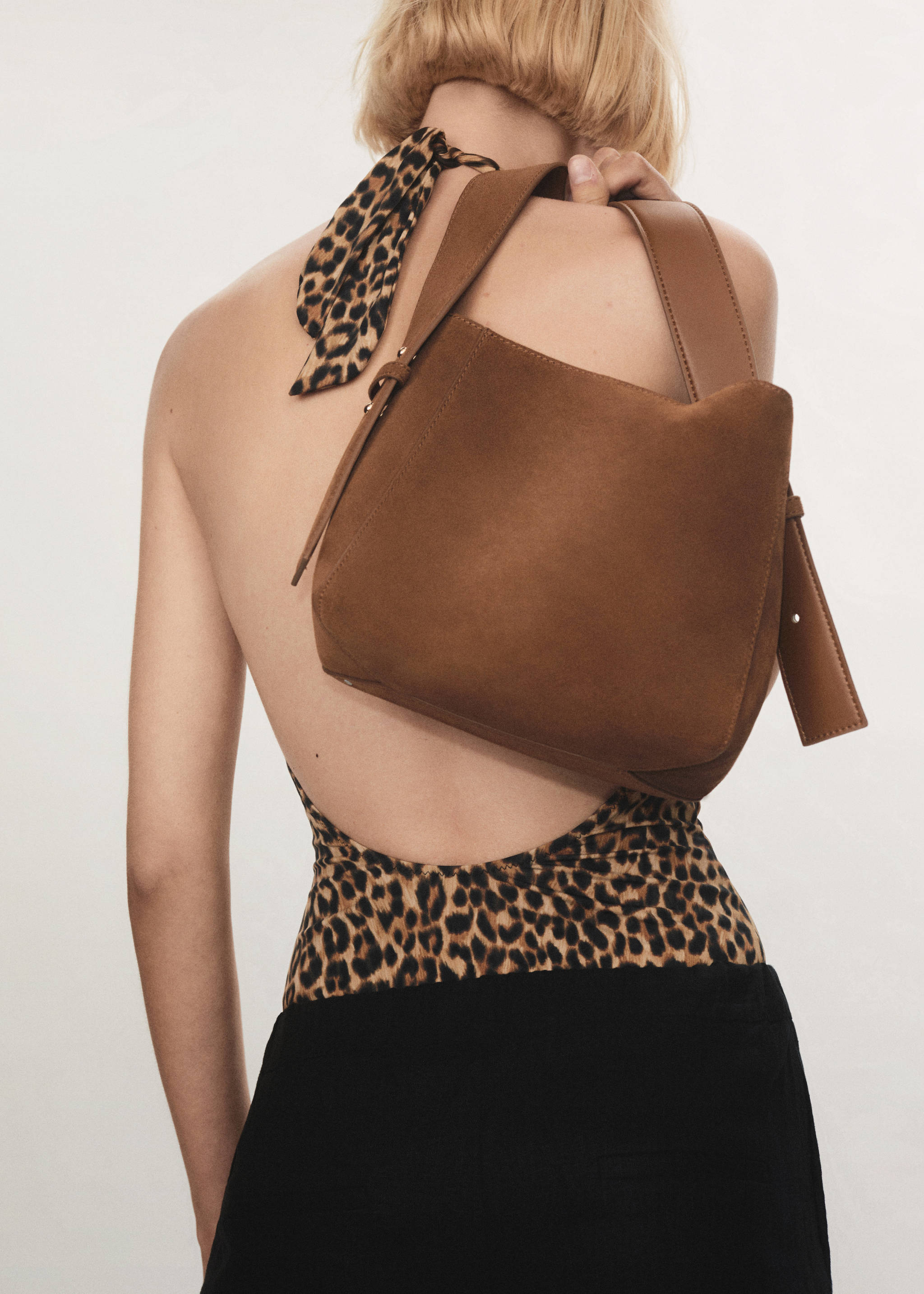 Suede shoulder bag - General plane