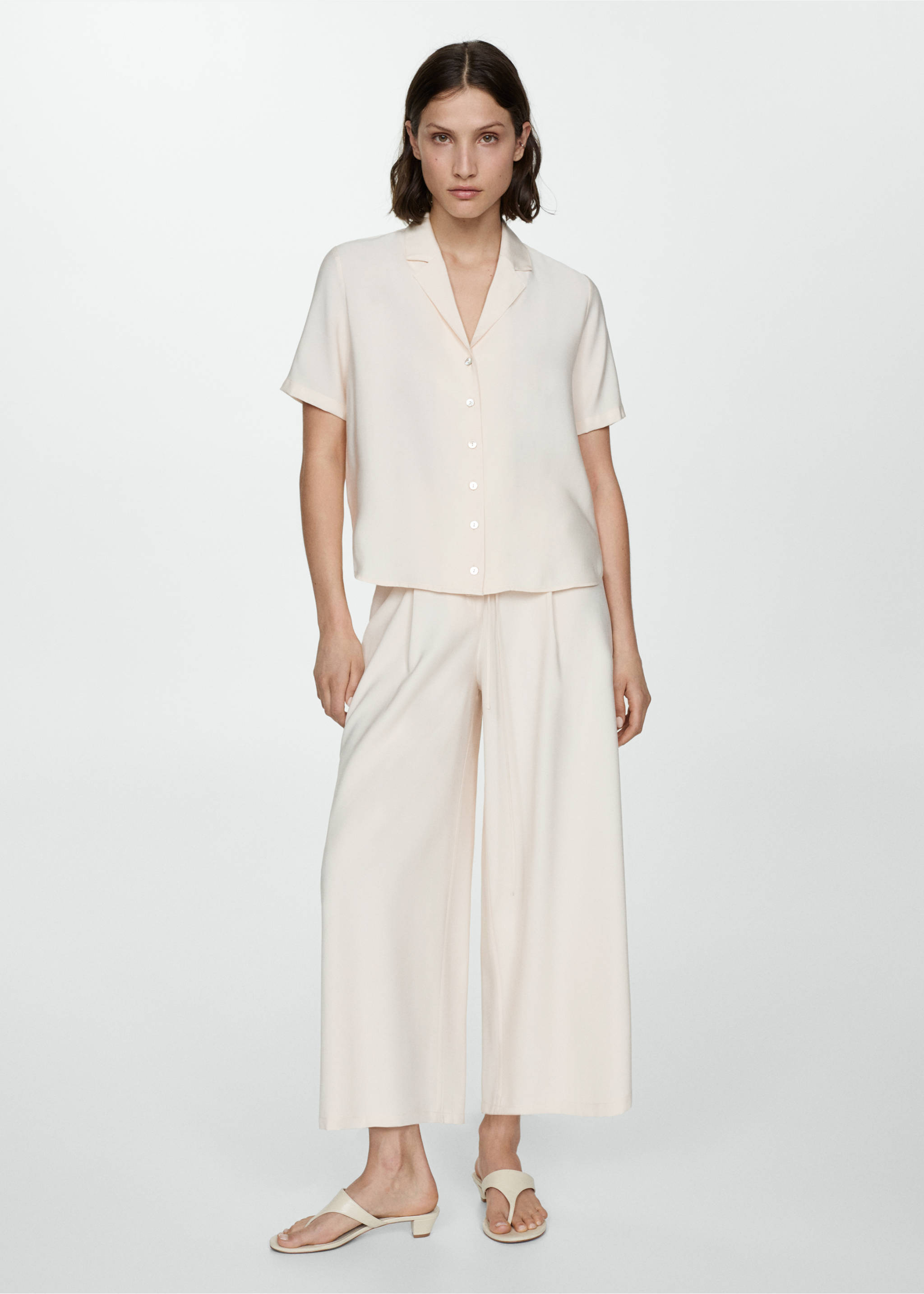Short-sleeved satin shirt - General plane, Ecru. Ref: 77040280-00.