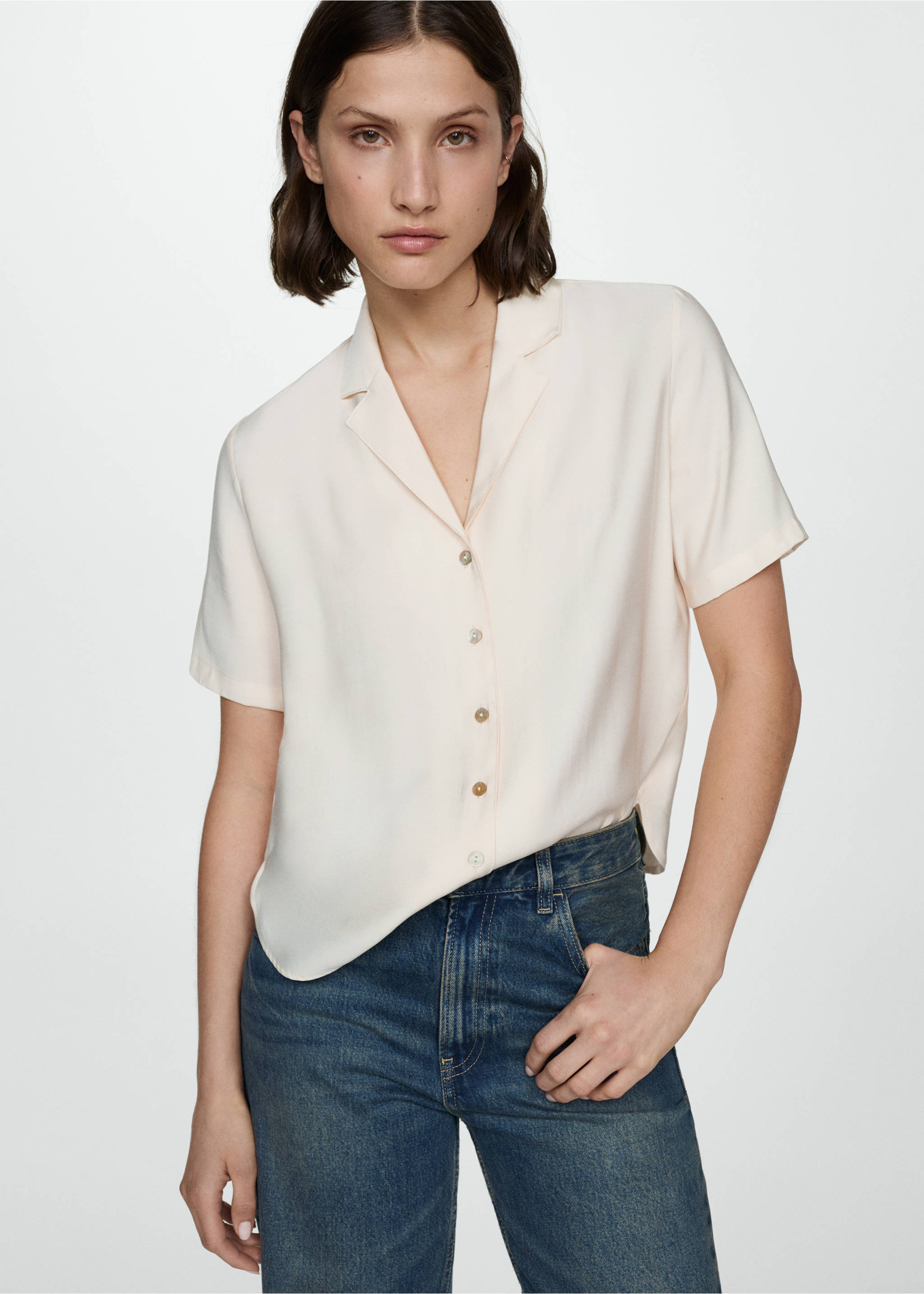 Short-sleeved satin shirt - Details of the article 2, Ecru. Ref: 77040280-00.