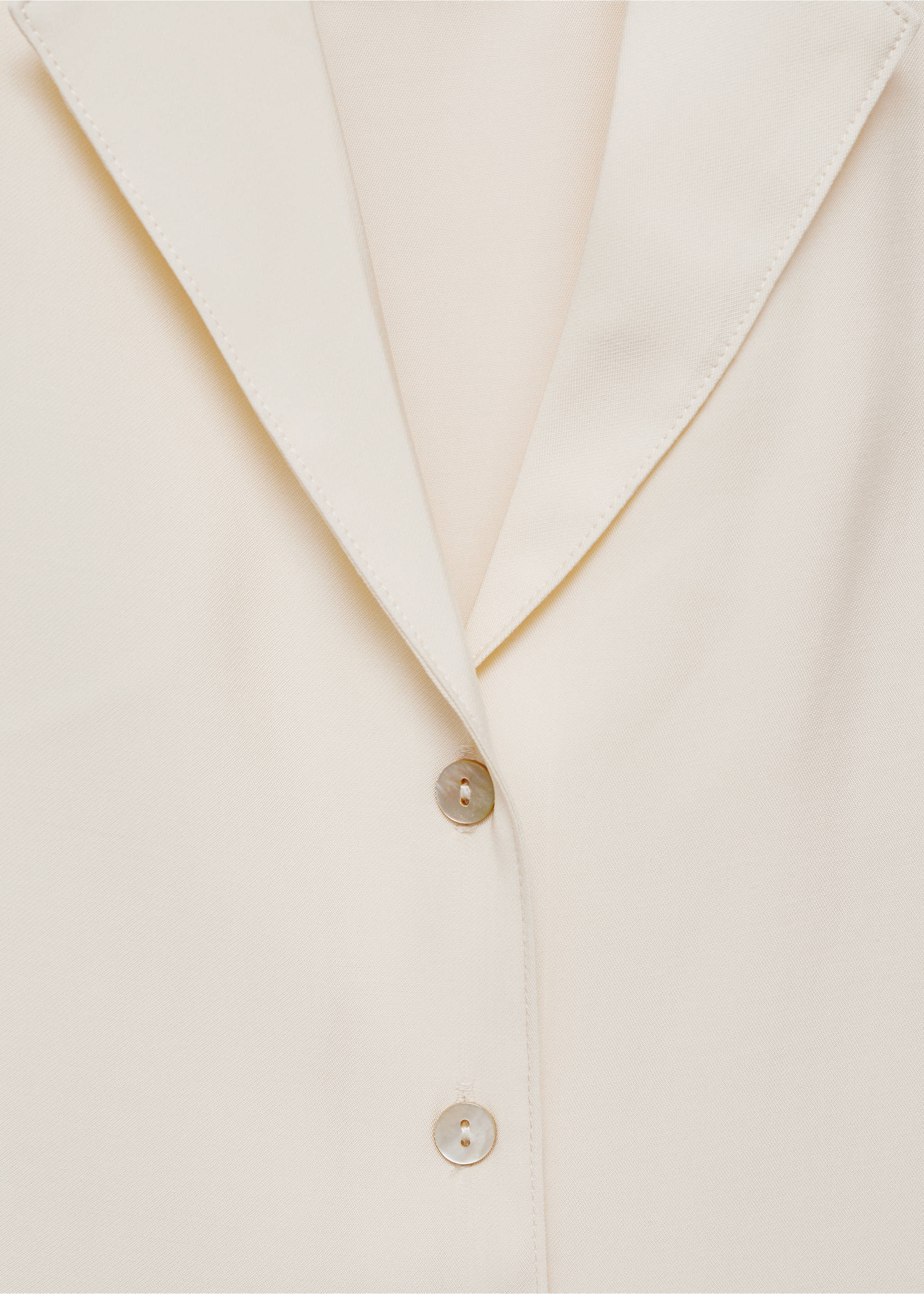 Short-sleeved satin shirt - Details of the article 8, Ecru. Ref: 77040280-00.