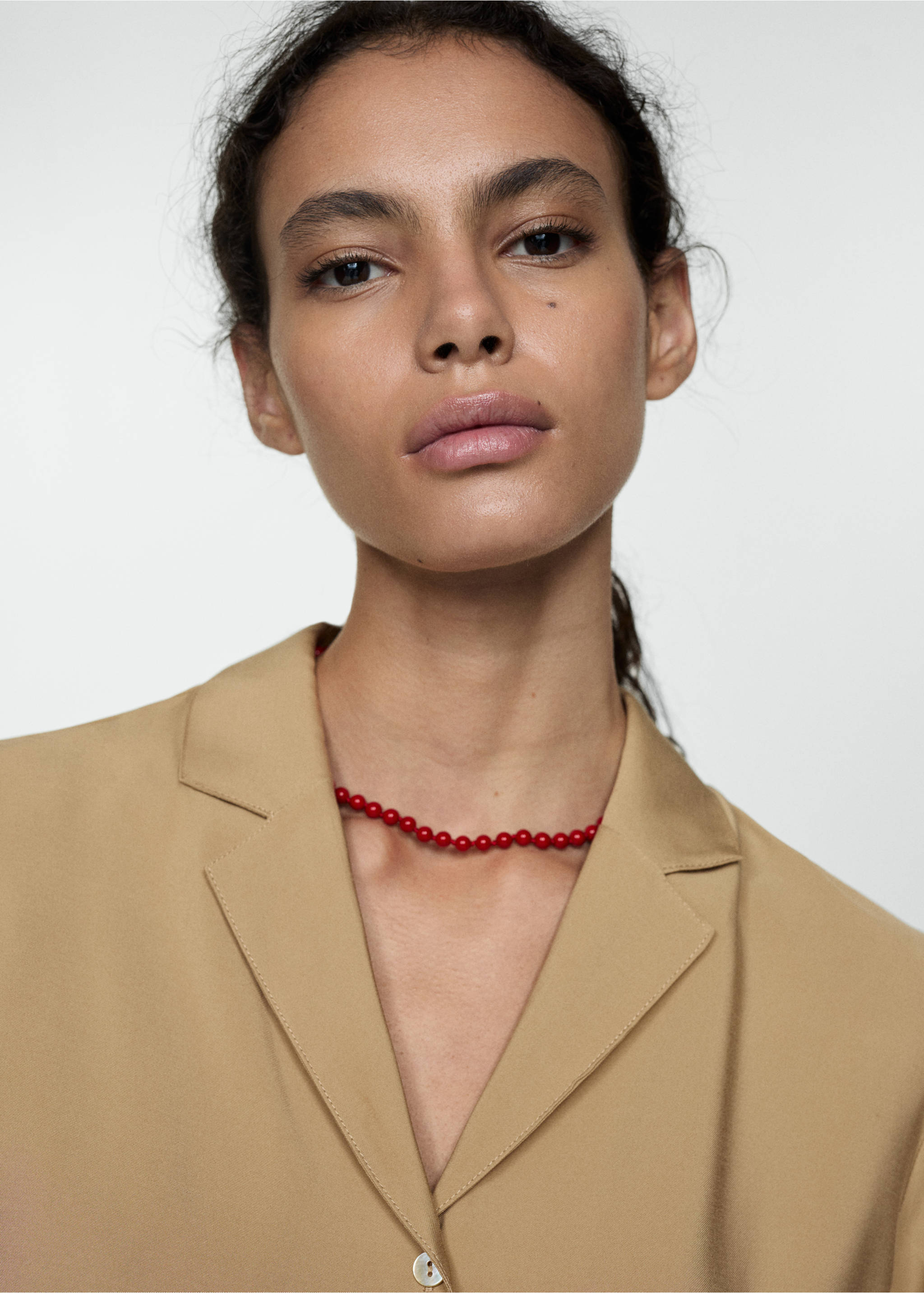 Short-sleeved satin shirt - Details of the article 1, Medium Brown. Ref: 77040280-00.