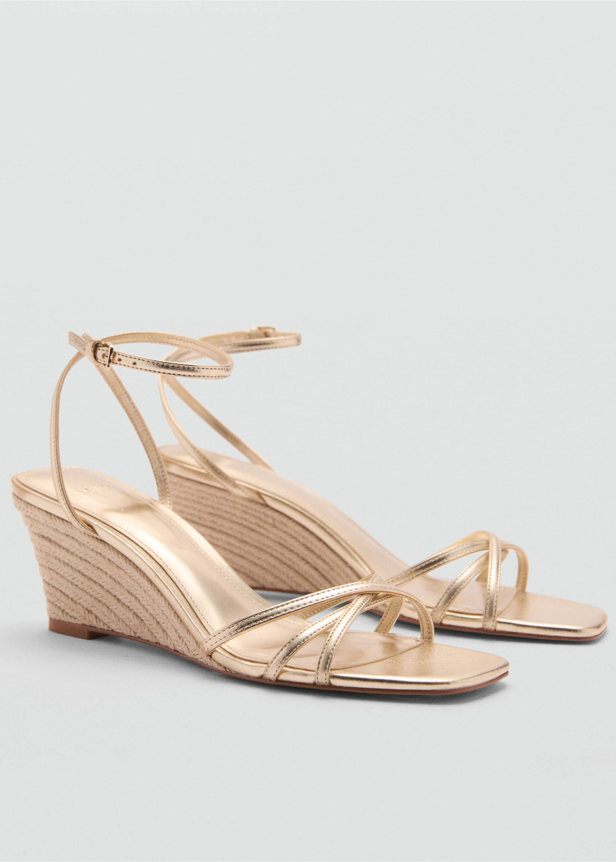 Metallic wedge sandals with straps - Medium plane, Gold. Ref: 77040289-00.