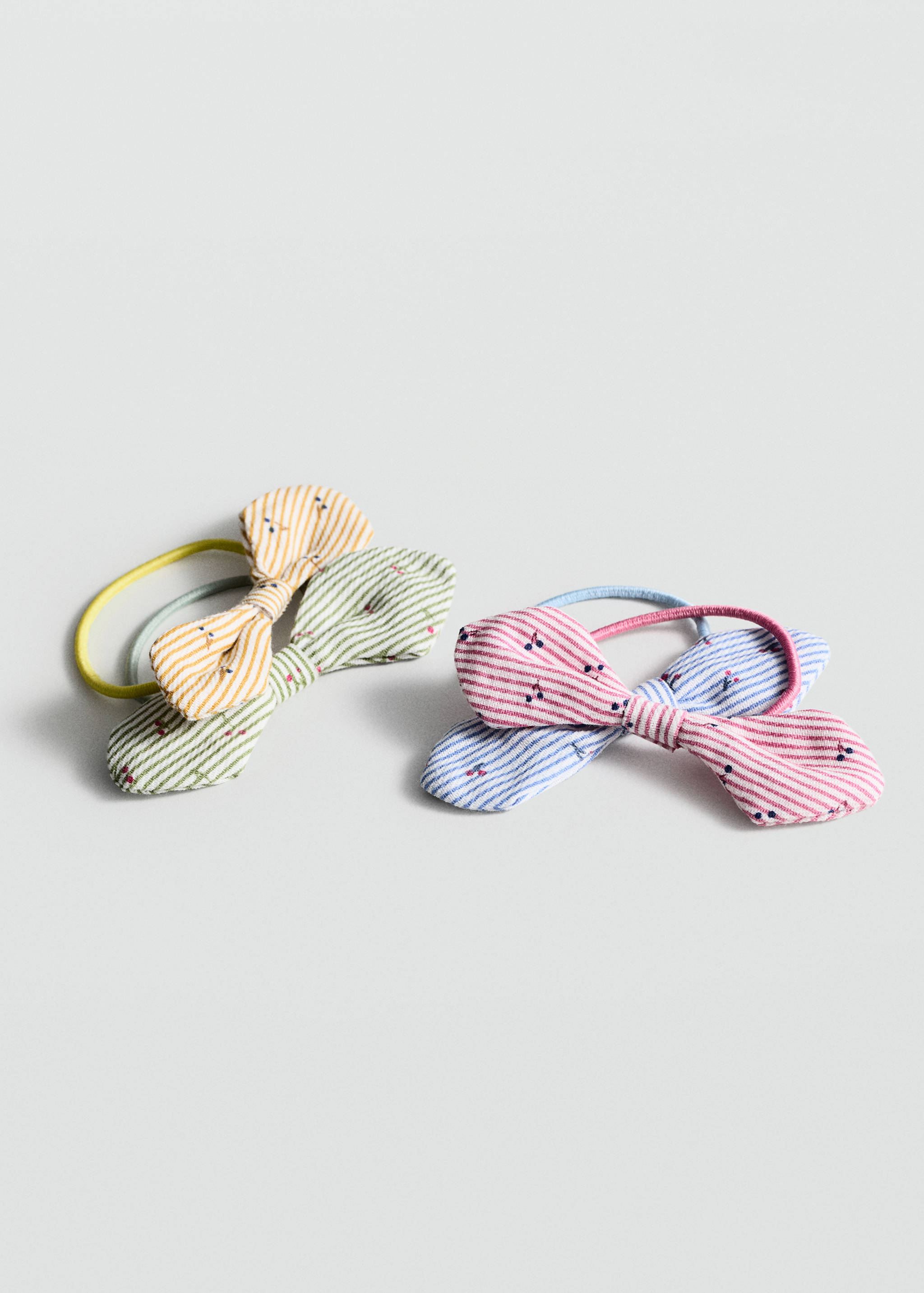 علبة تضم 4 من ربطات الشعر - رؤية وسط