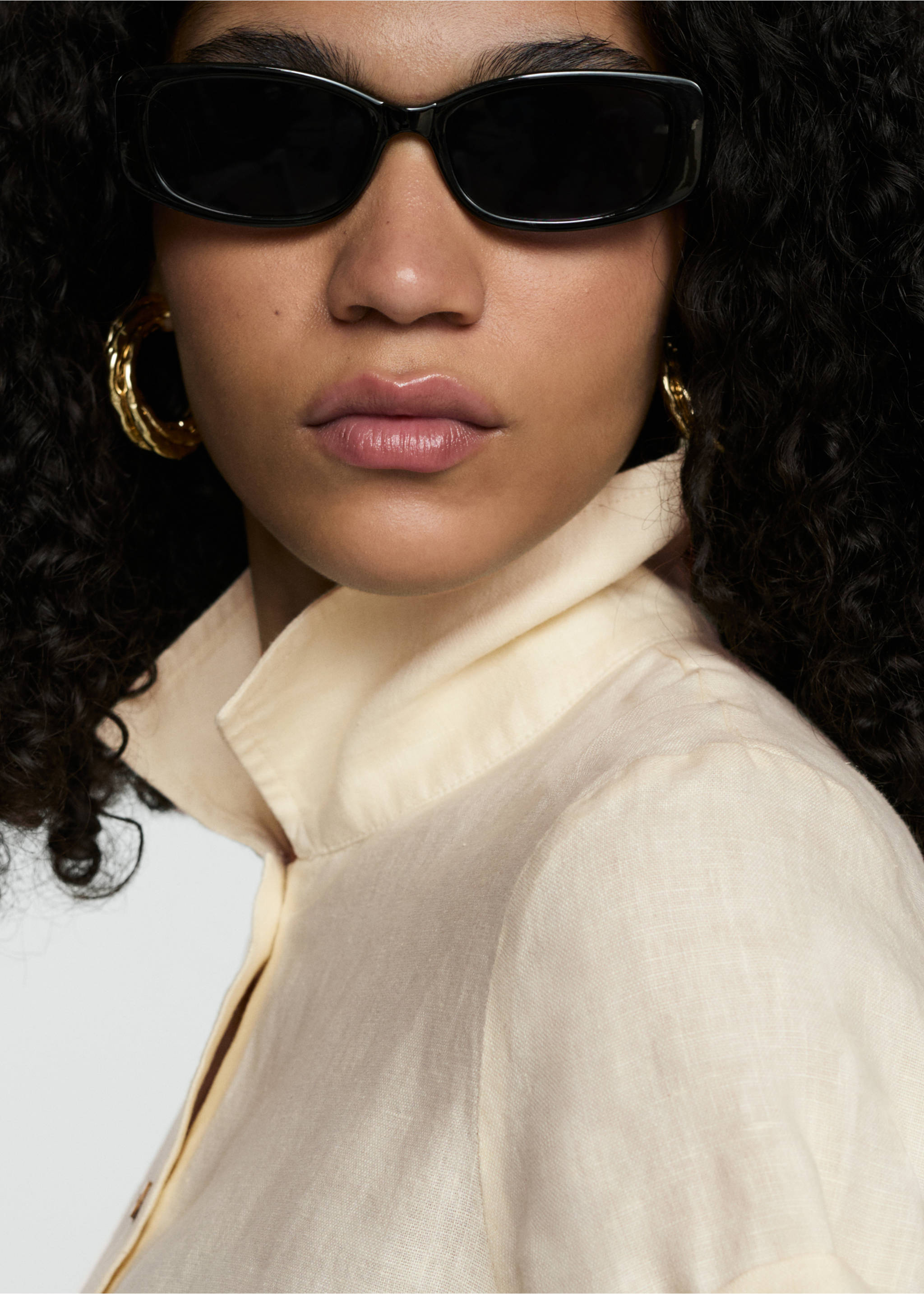 Chemise lin manches courtes - Détail de l'article 1, Jaune. Ref: 77040347-00.