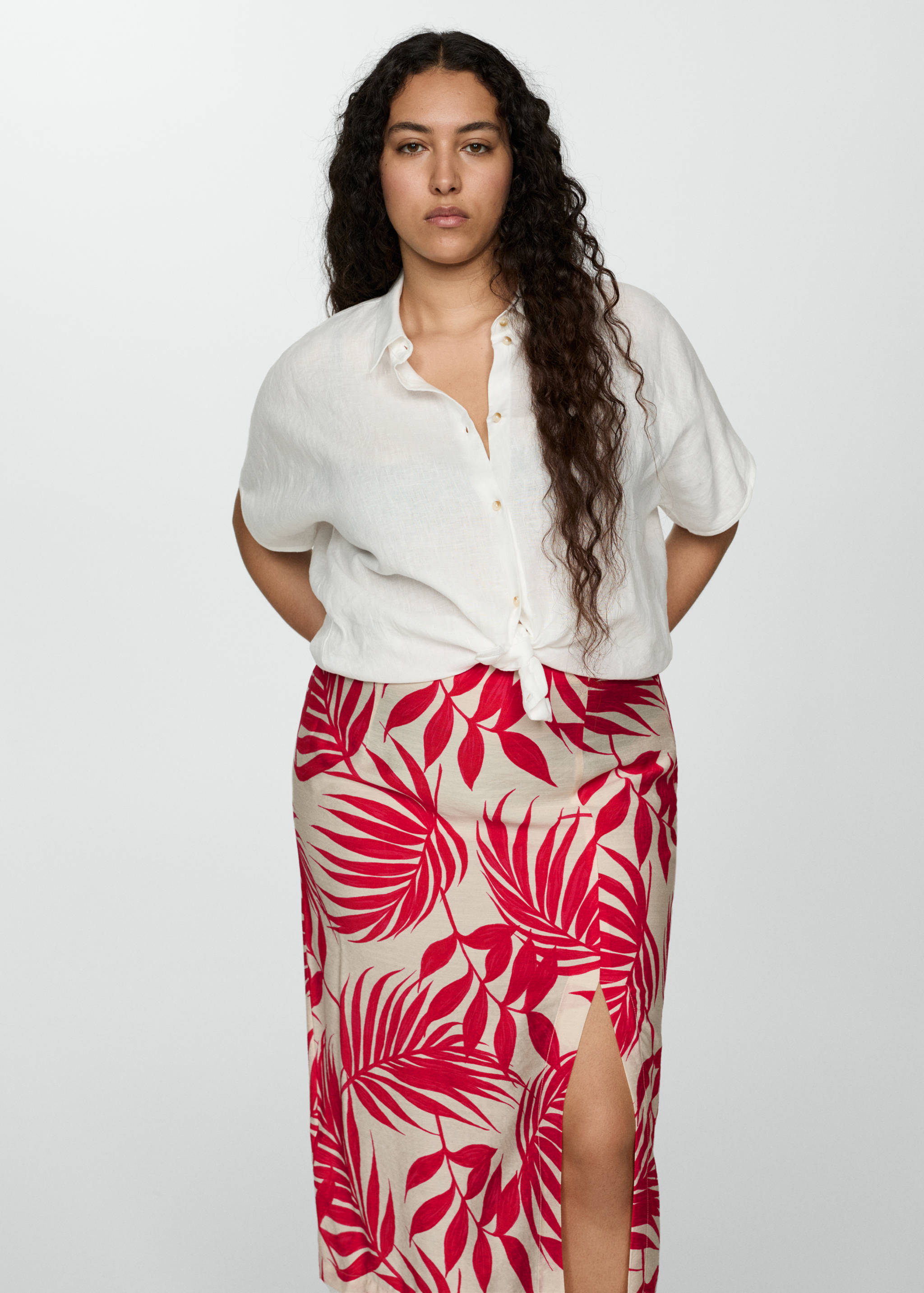 Printed skirt with slit - Details of the article 5