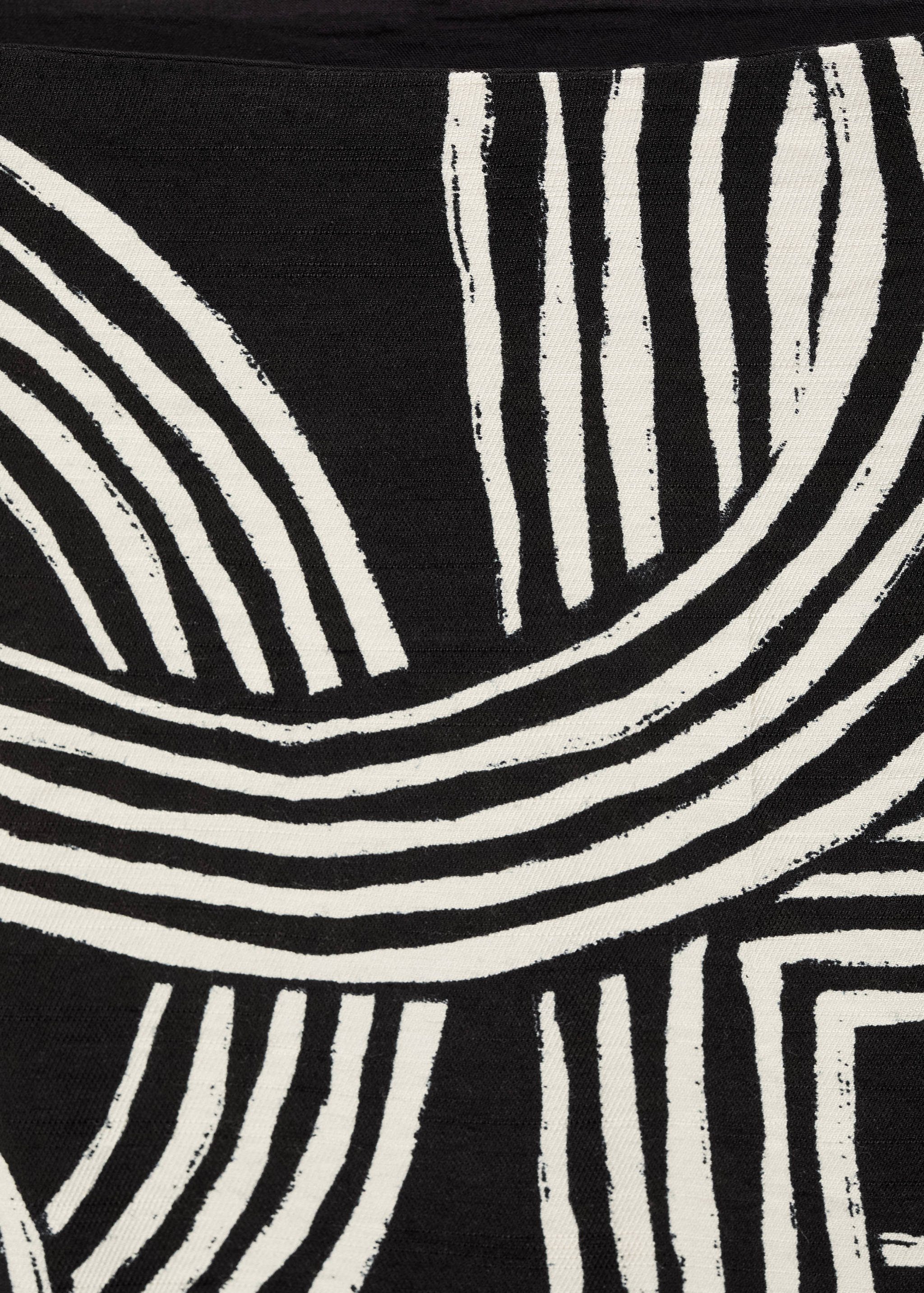 Printed skirt with slit - Details of the article 8