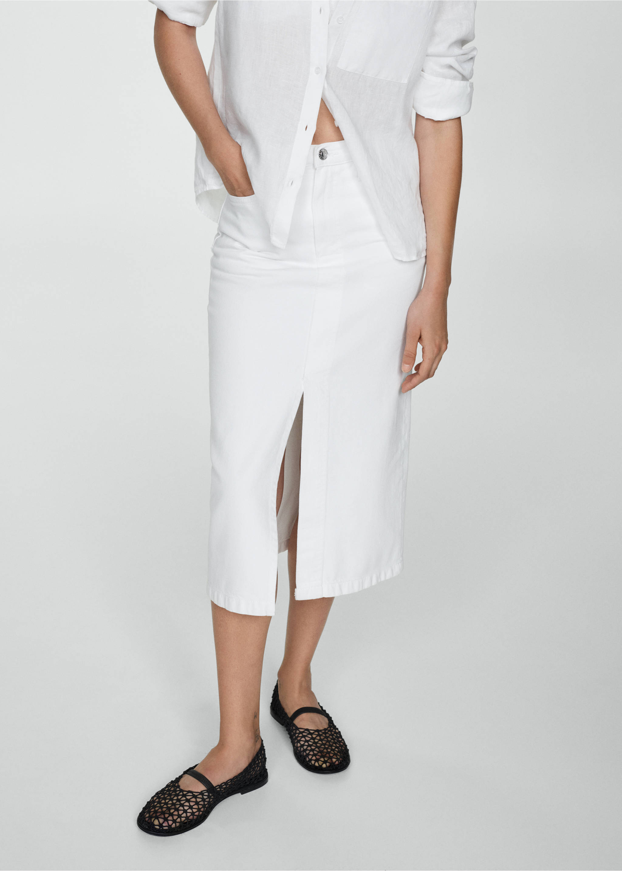 Jupe jean fendue - Plan moyen, Blanc. Ref: 77040356-00.