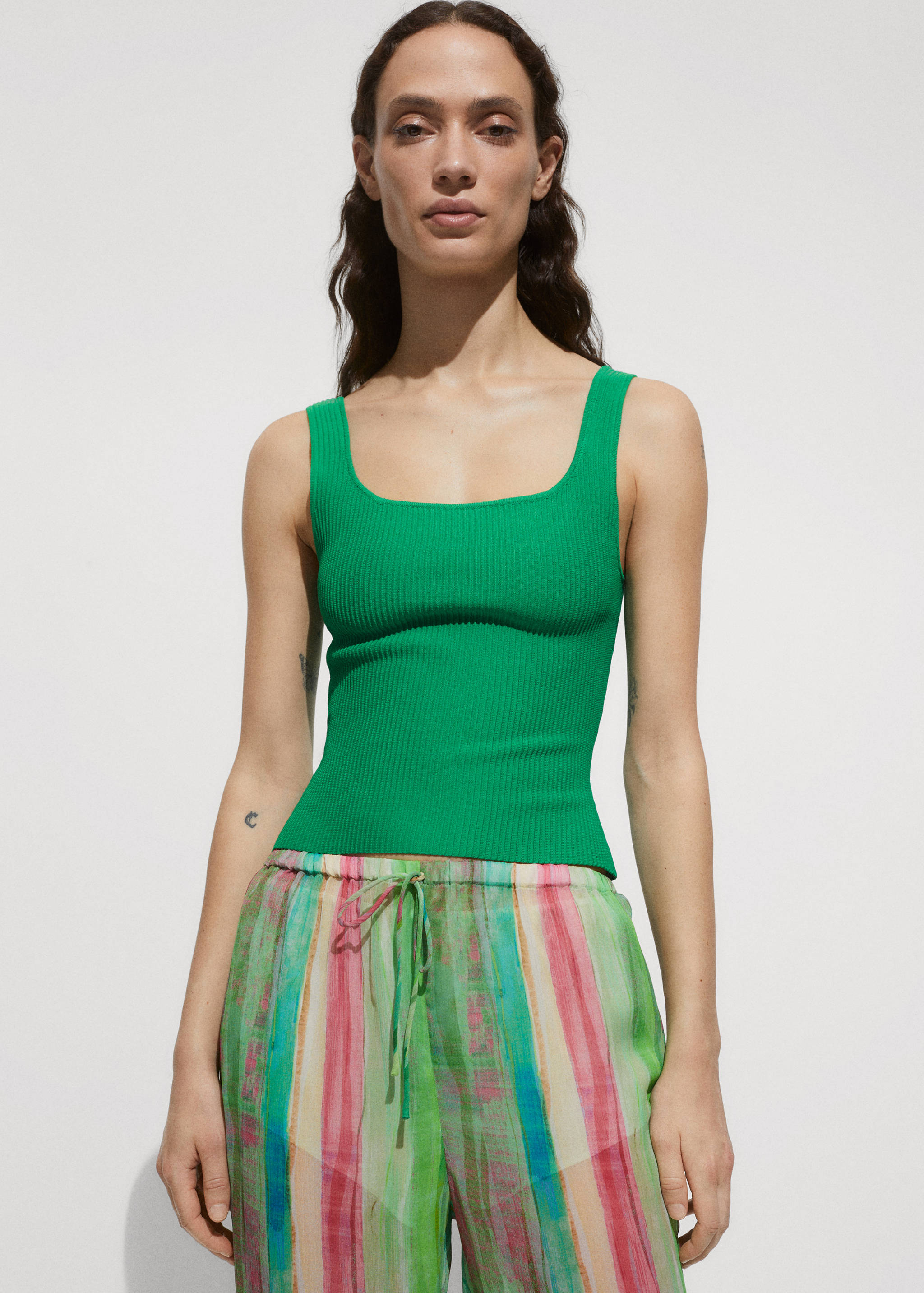 Triko ribana bluz - Orta plan