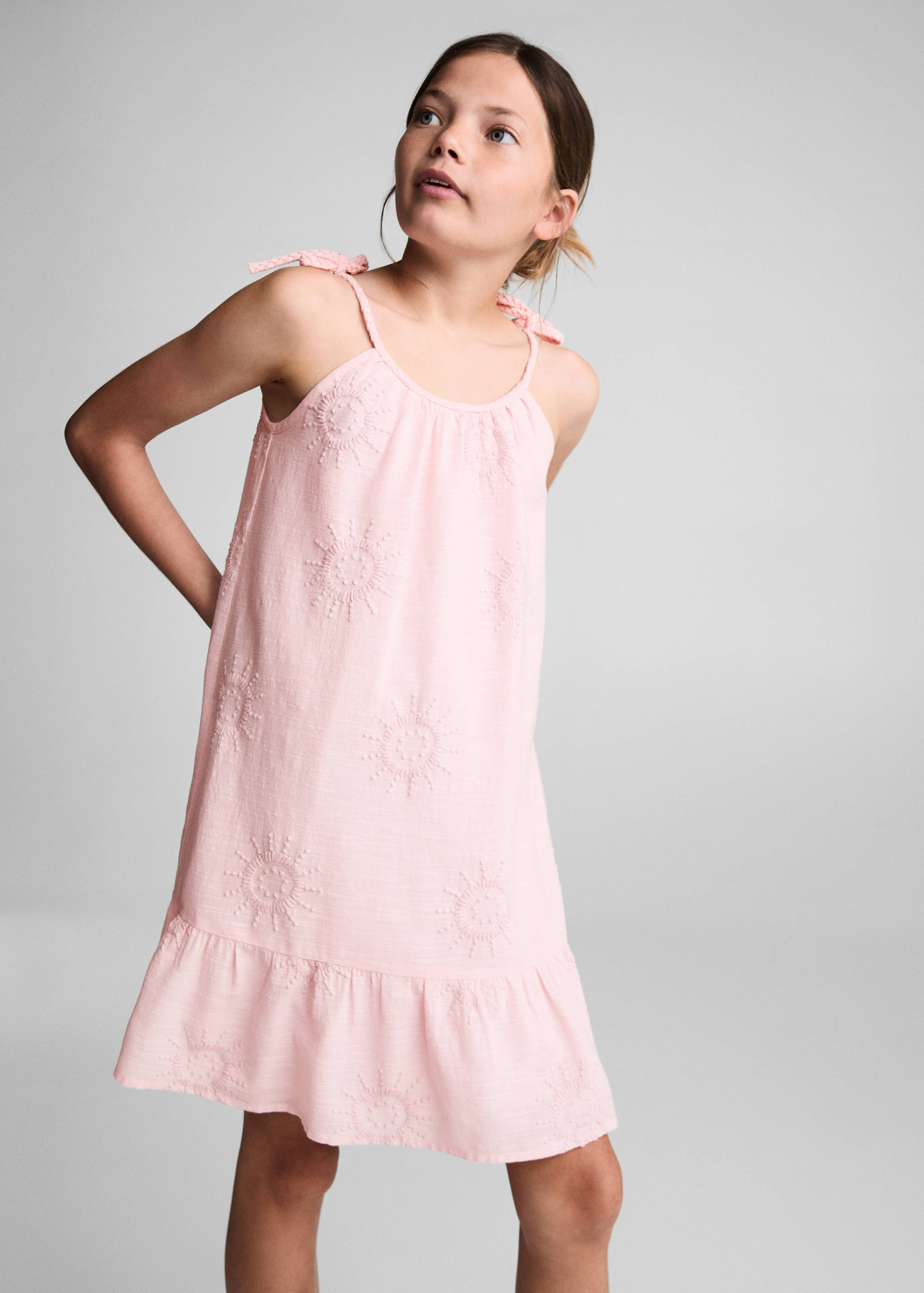 Vestido detalles bordados - Plano medio