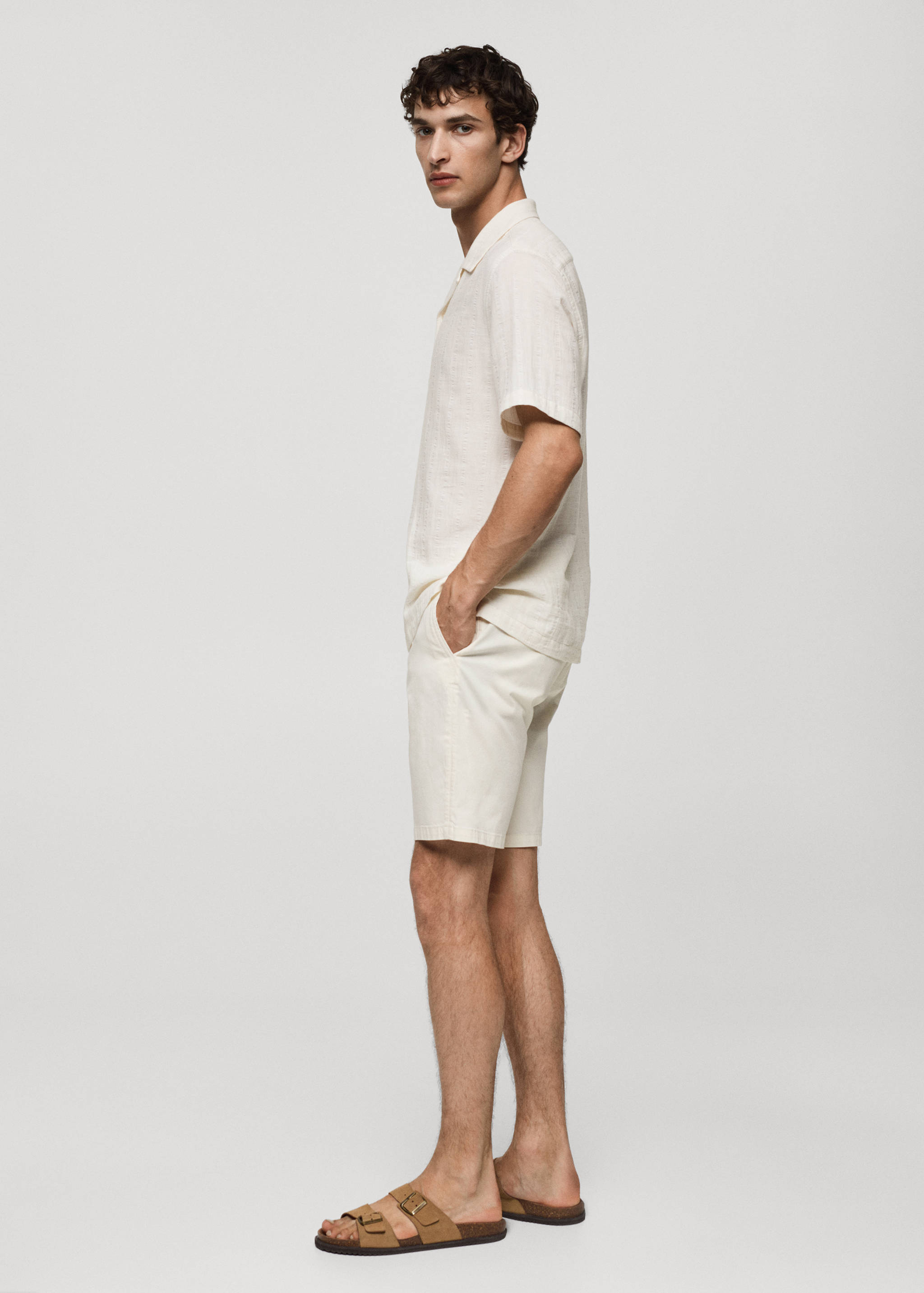 Slim-fit chino cotton bermuda shorts - Details of the article 2