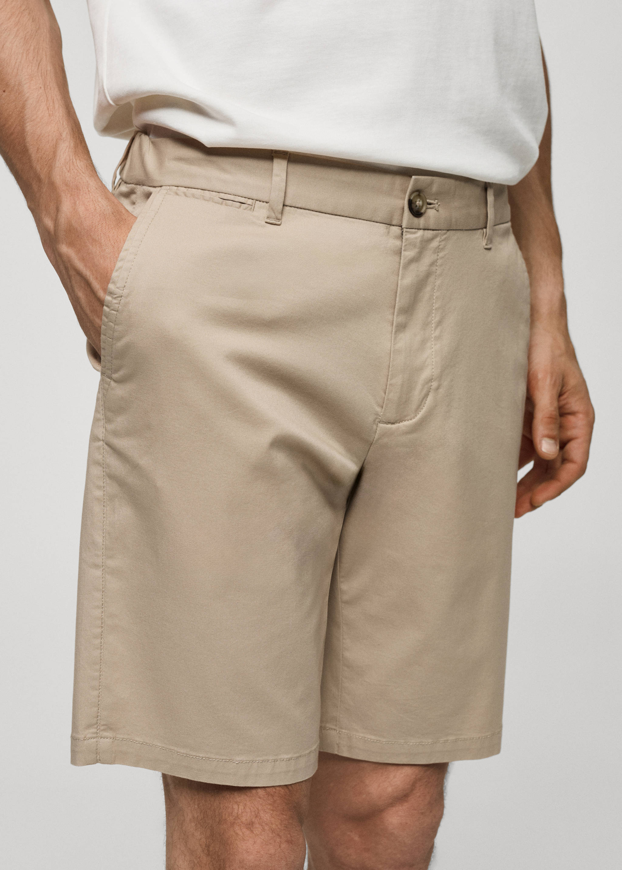Slim-fit chino cotton bermuda shorts - Details of the article 1