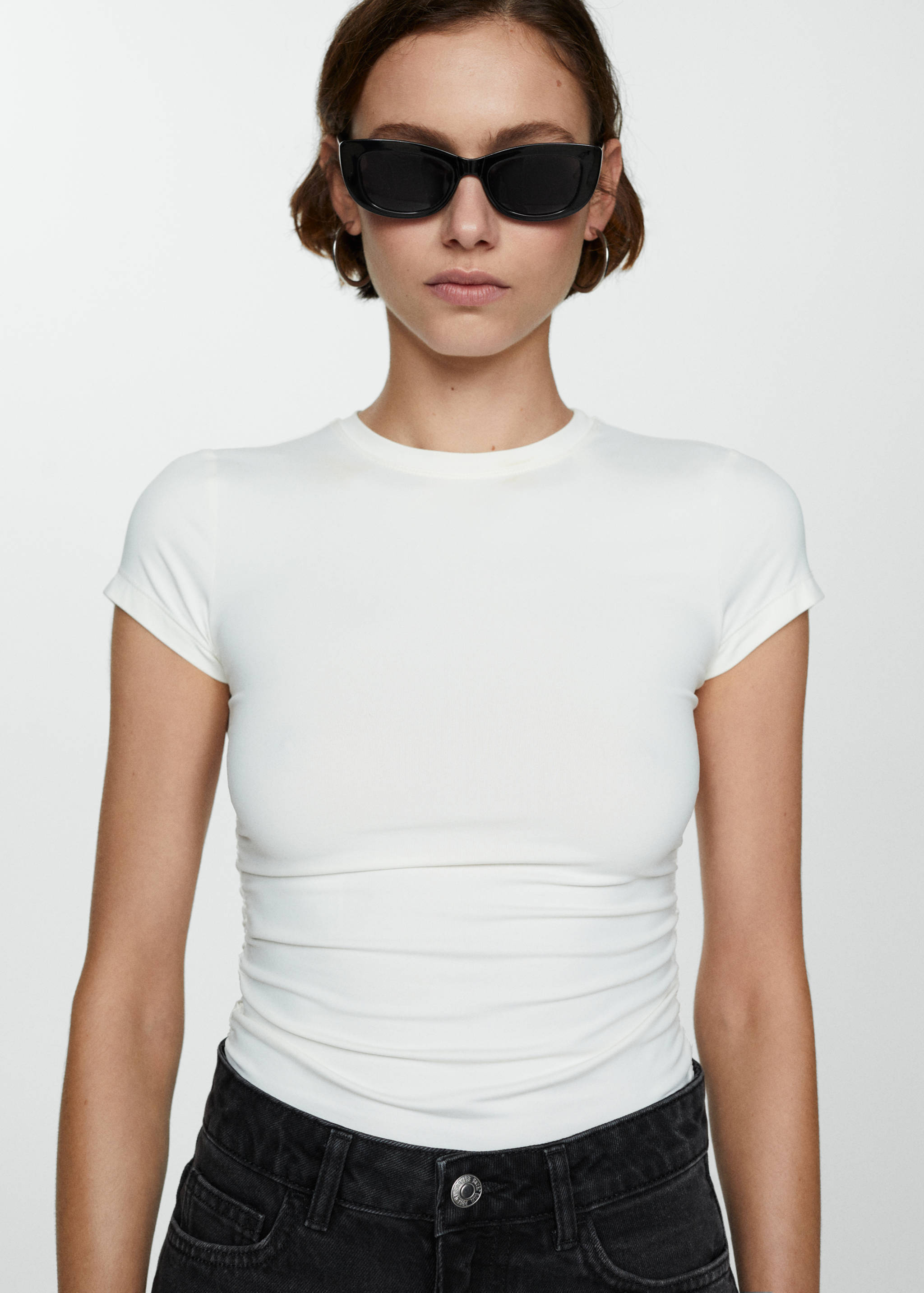 High-waisted mom-fit denim shorts - Details of the article 2