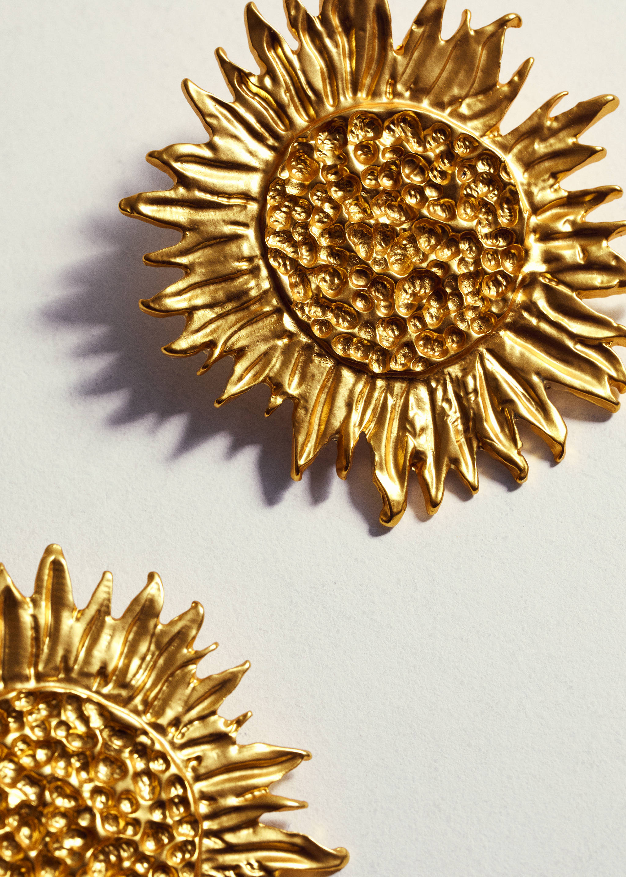 Maxi flower earrings - Details of the article 5