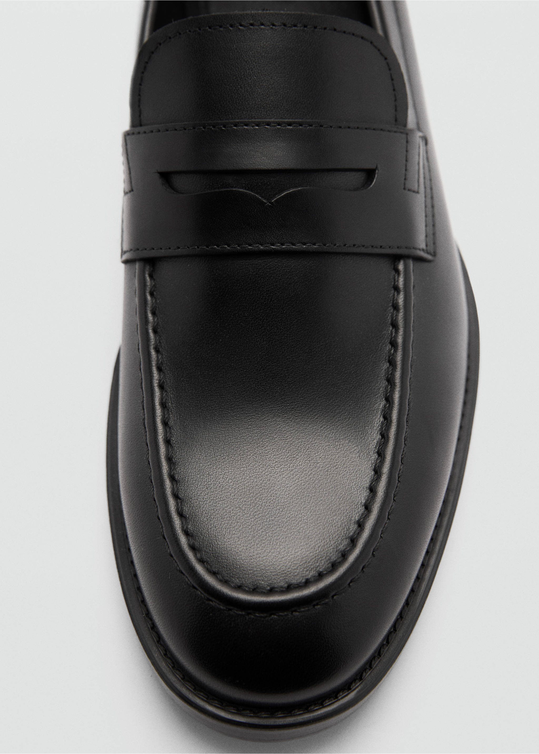 Mocasín antifaz piel antic - Detalle del artículo 2, Negro. Ref: 77040635-00.