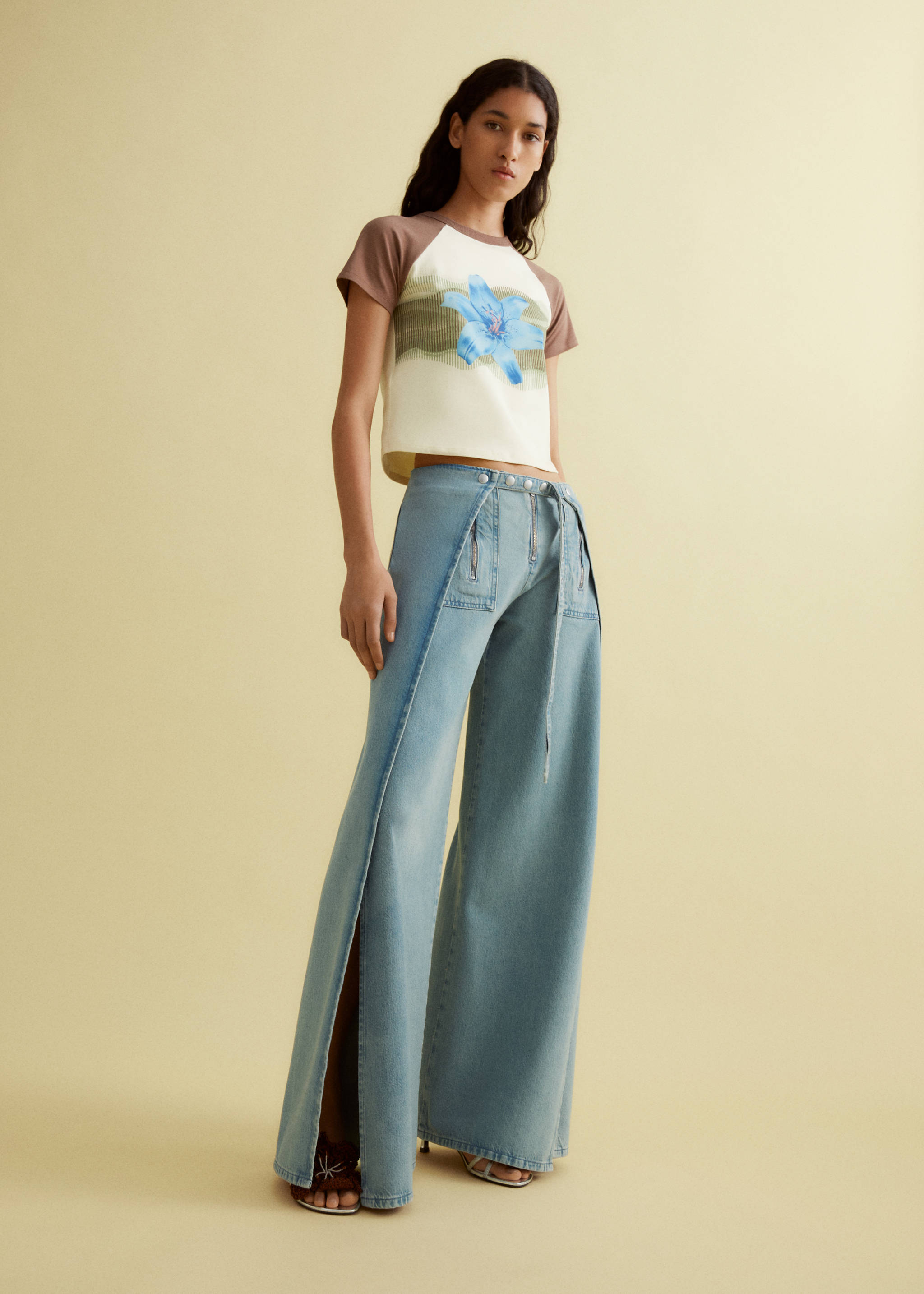 Wide leg jeans with seams and snap buttons - Details of the article 1