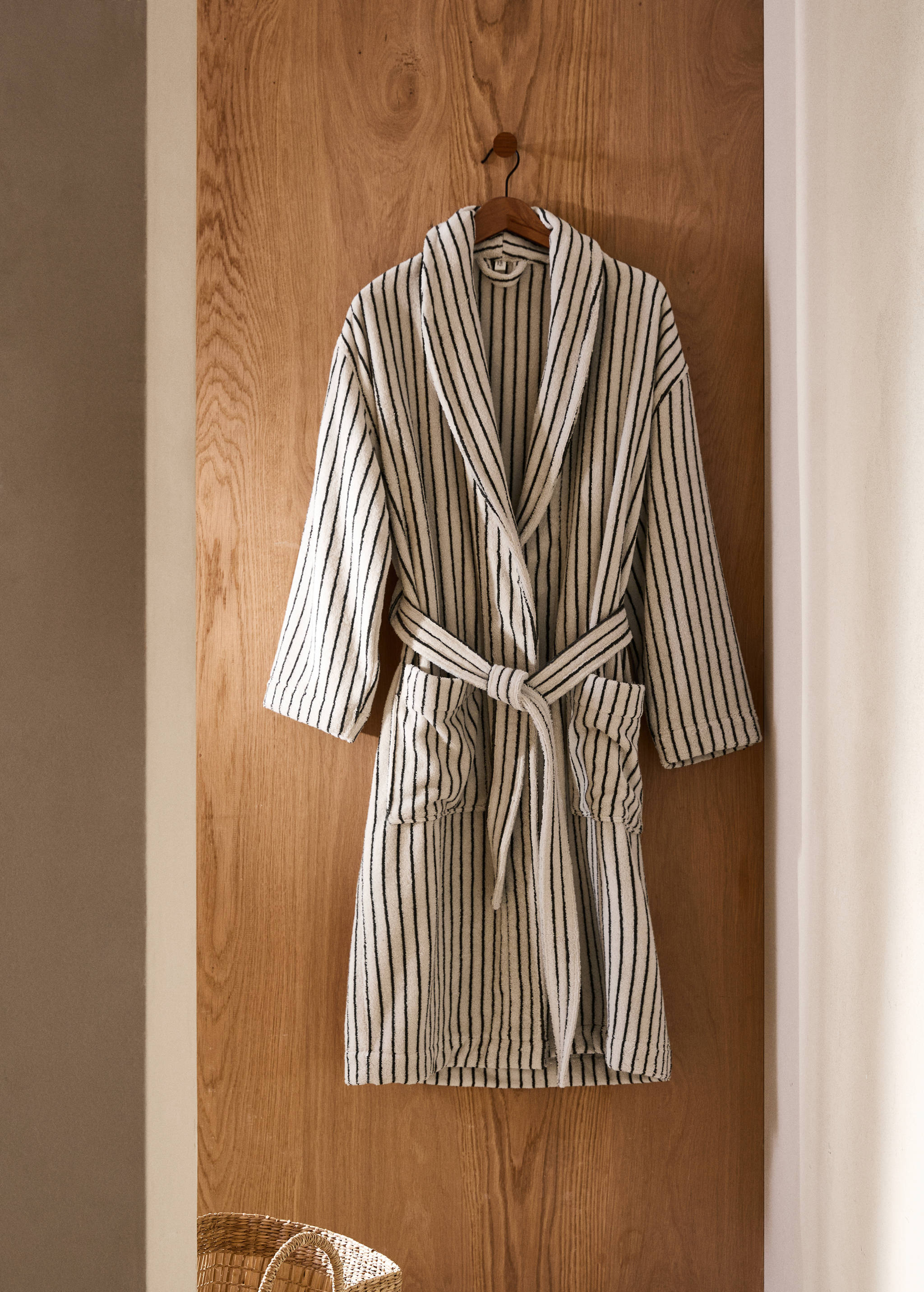 100% cotton striped bathrobe - General plane