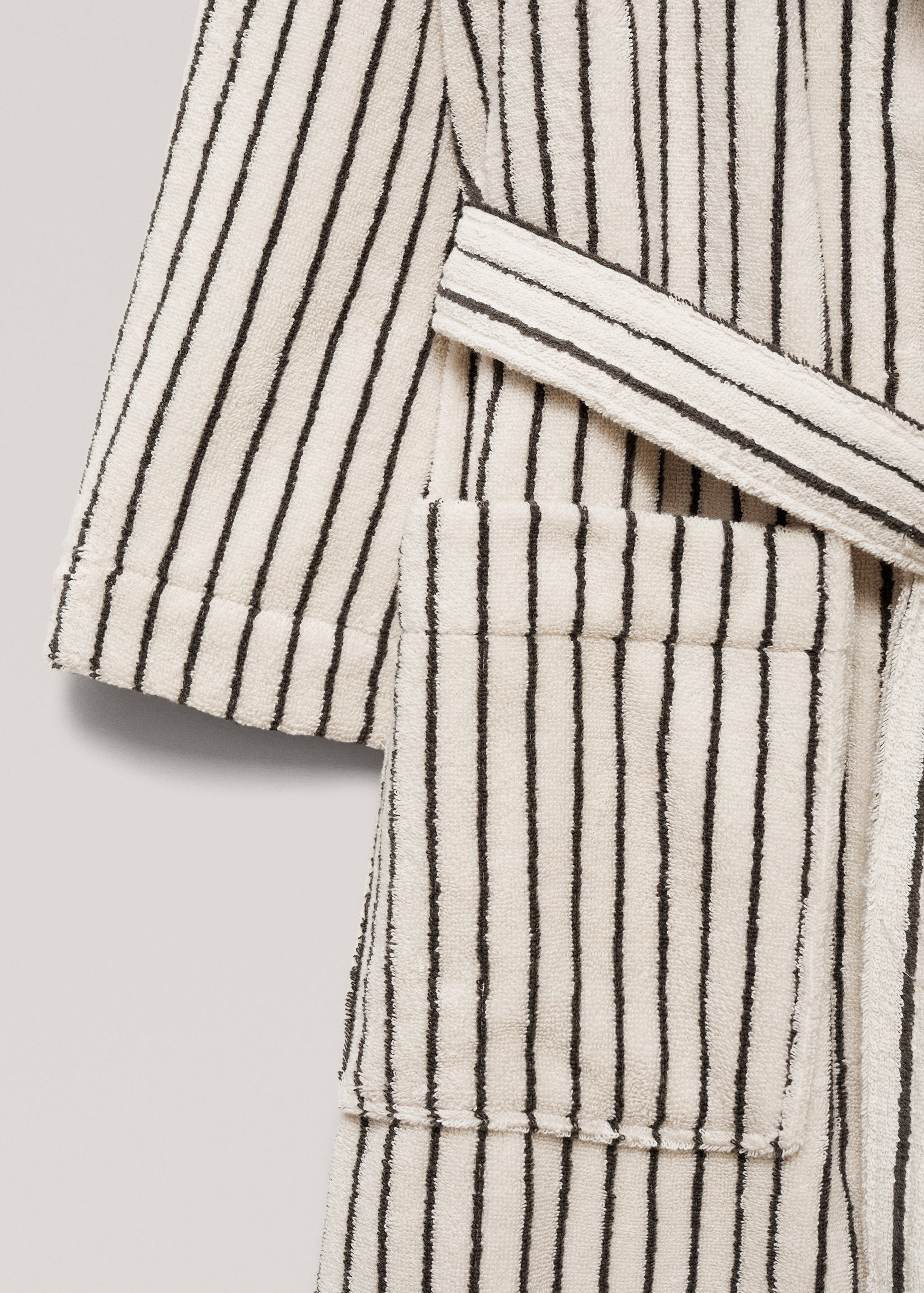 100% cotton striped bathrobe - Details of the article 1
