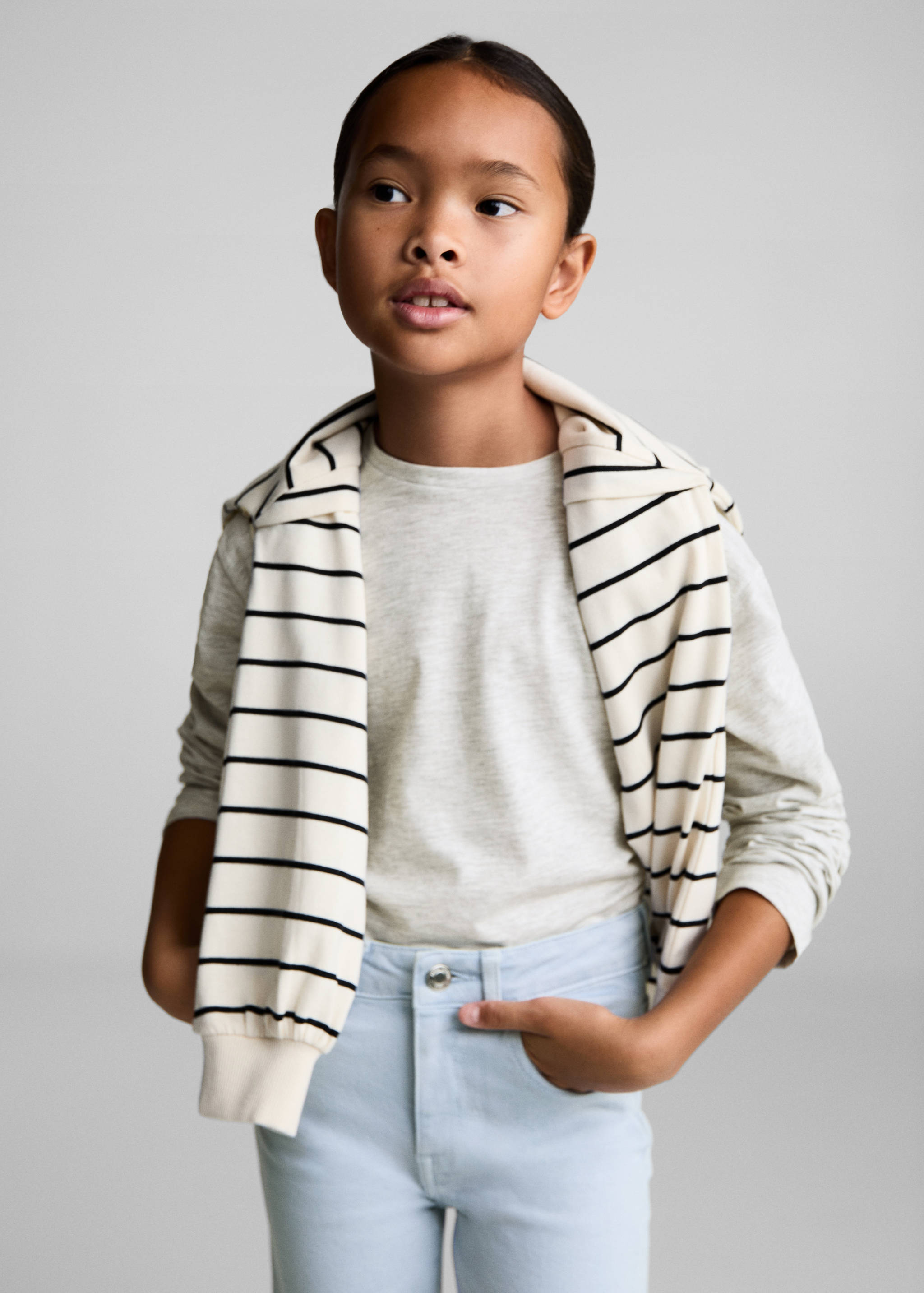 Flared jeans with slits - Details of the article 1