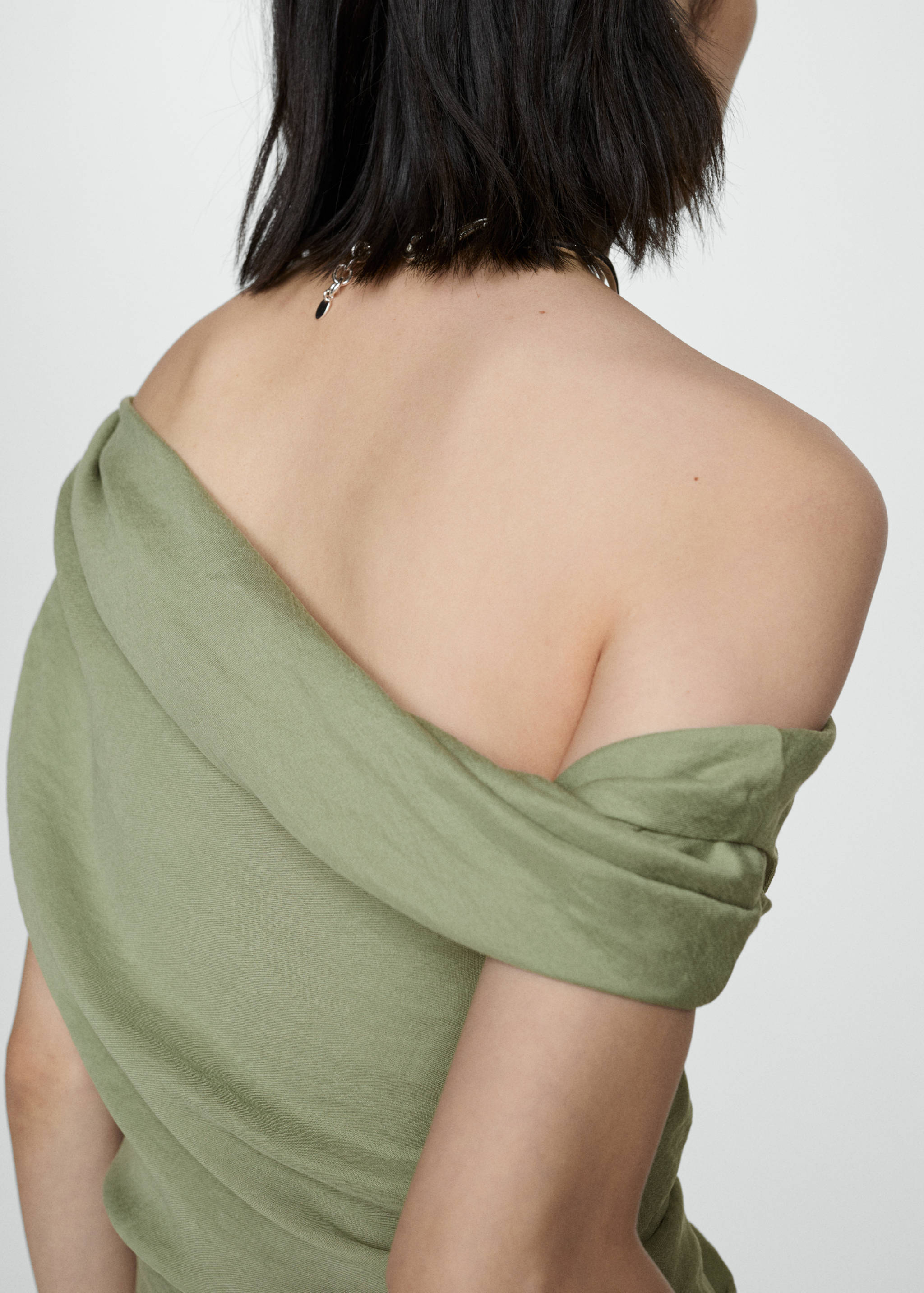 Asymmetrical pleated dress - Details of the article 6